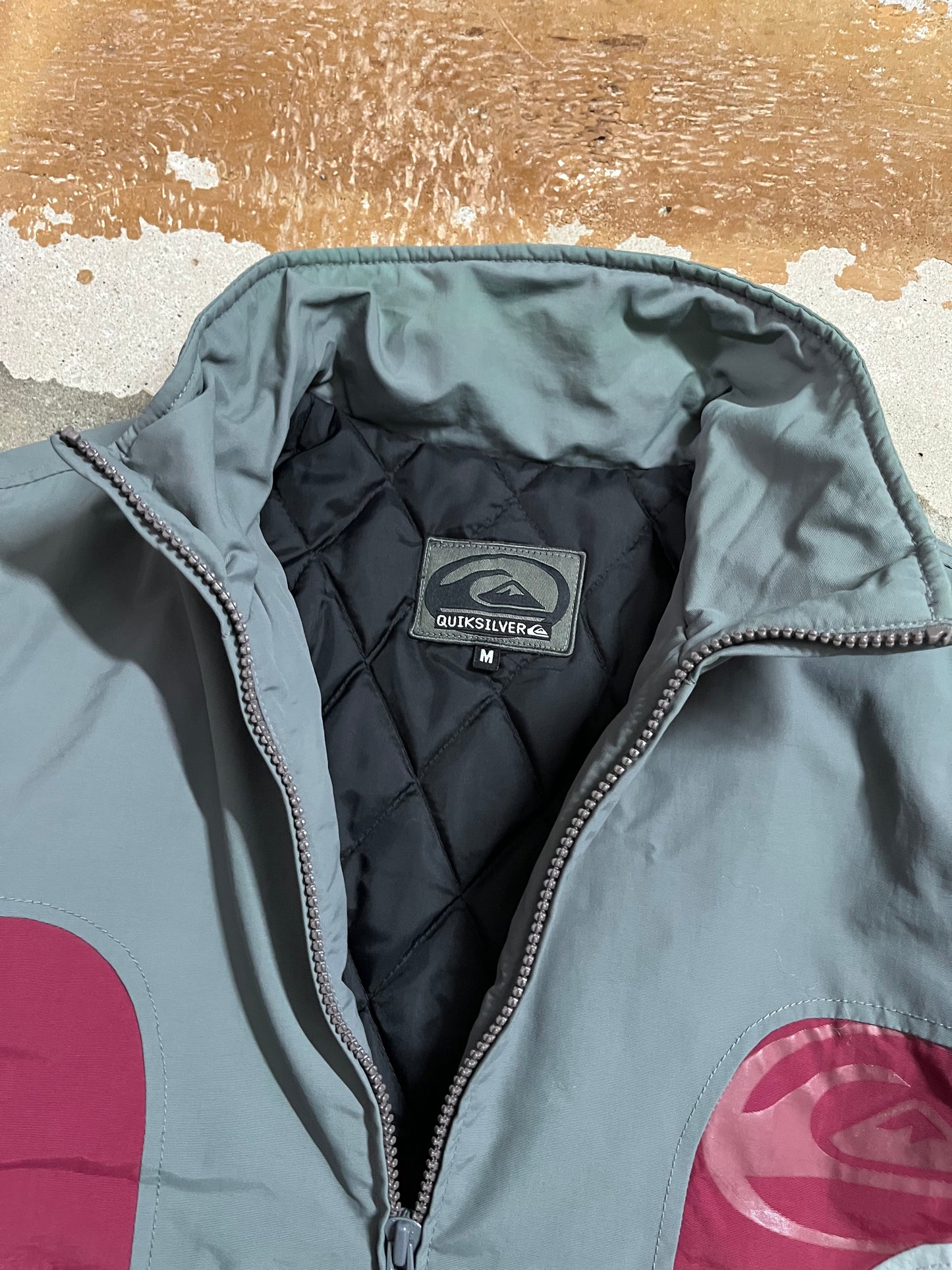 Quiksilver vintage puffer surfwear jacket - M