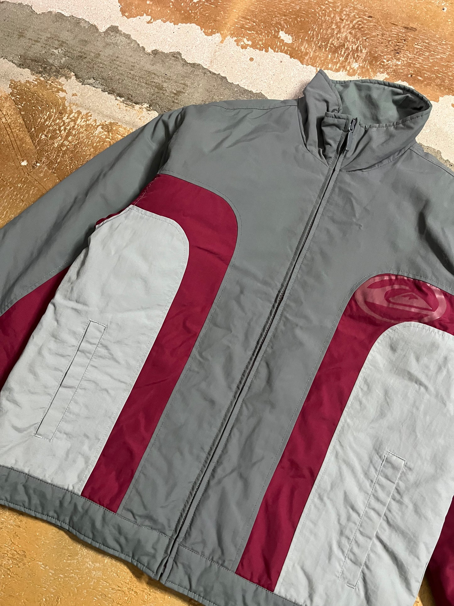 Quiksilver vintage puffer surfwear jacket - M