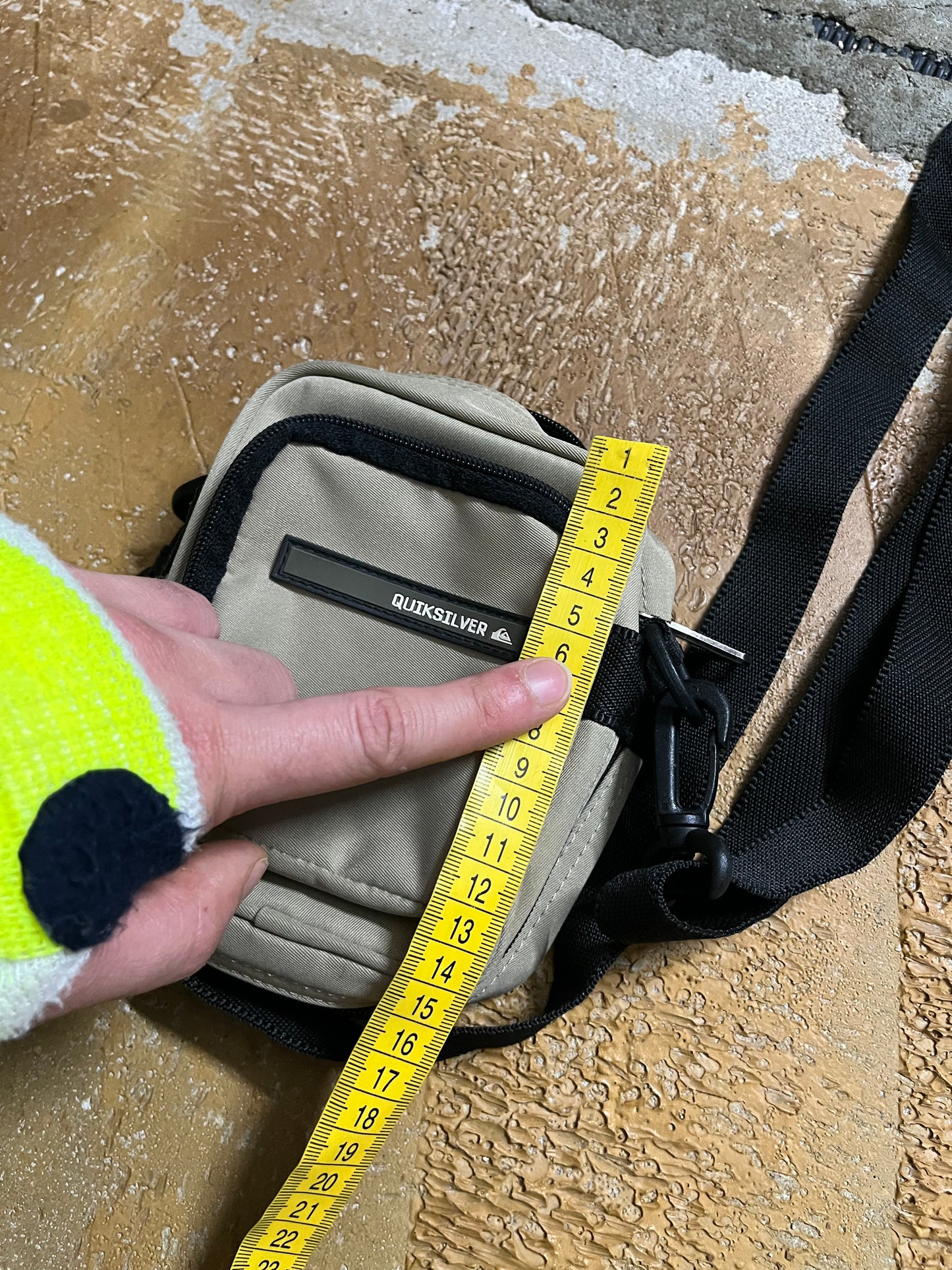 Quiksilver vintage small bag
