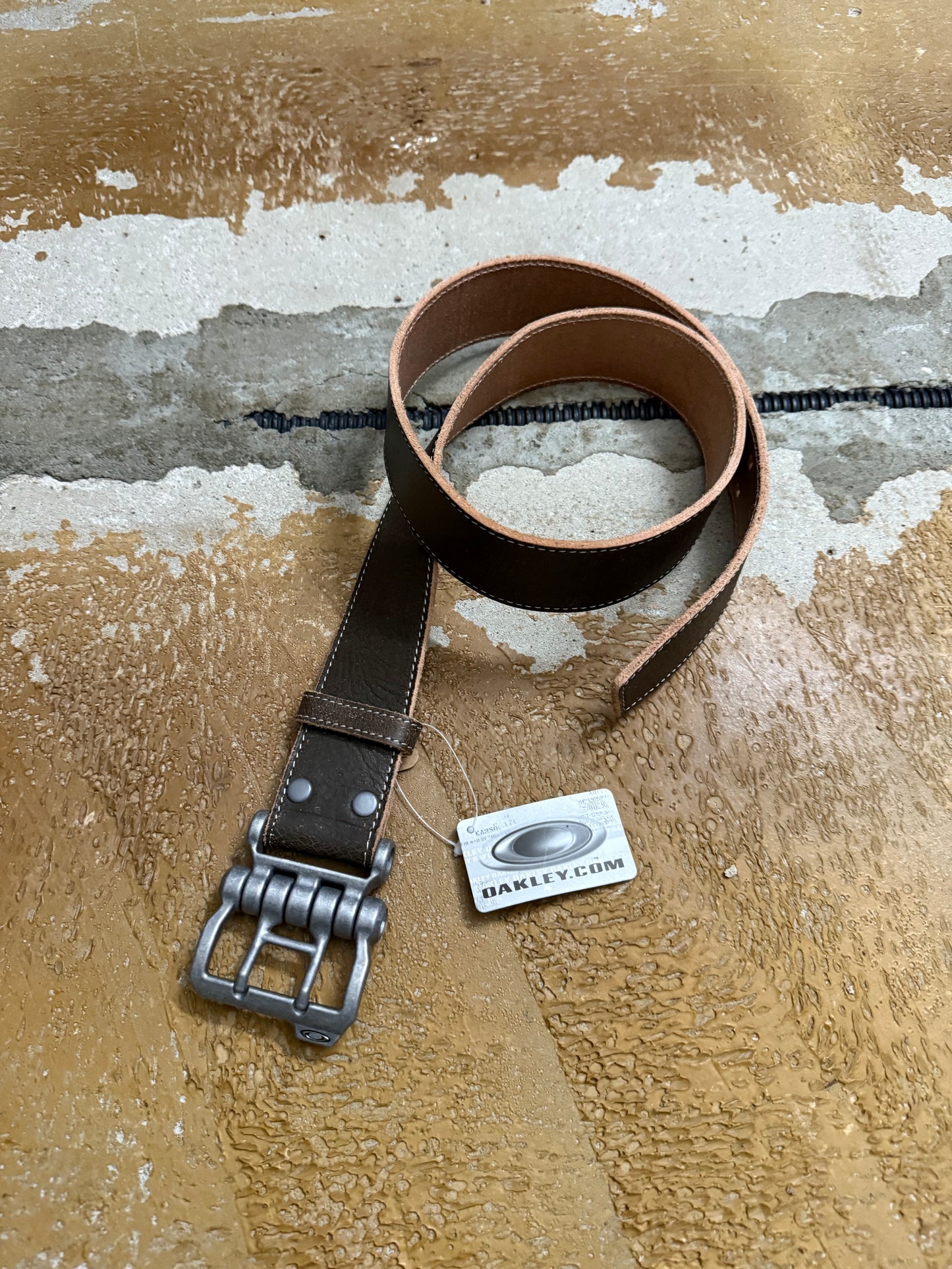 Oakley vintage metal brown leather belt - 100cm