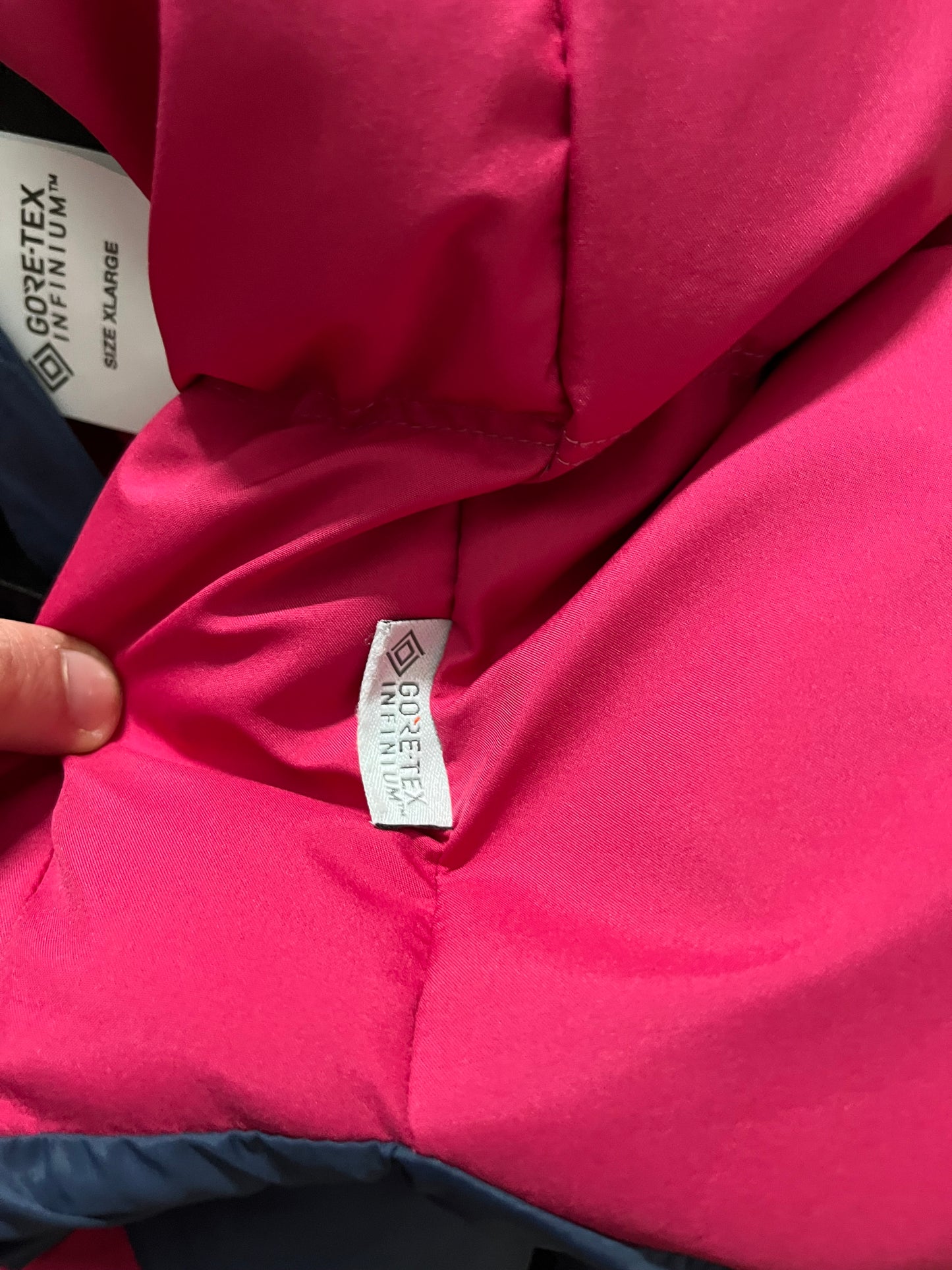 Palace Reversible Gore-Tex puffer bodywarmer - XL