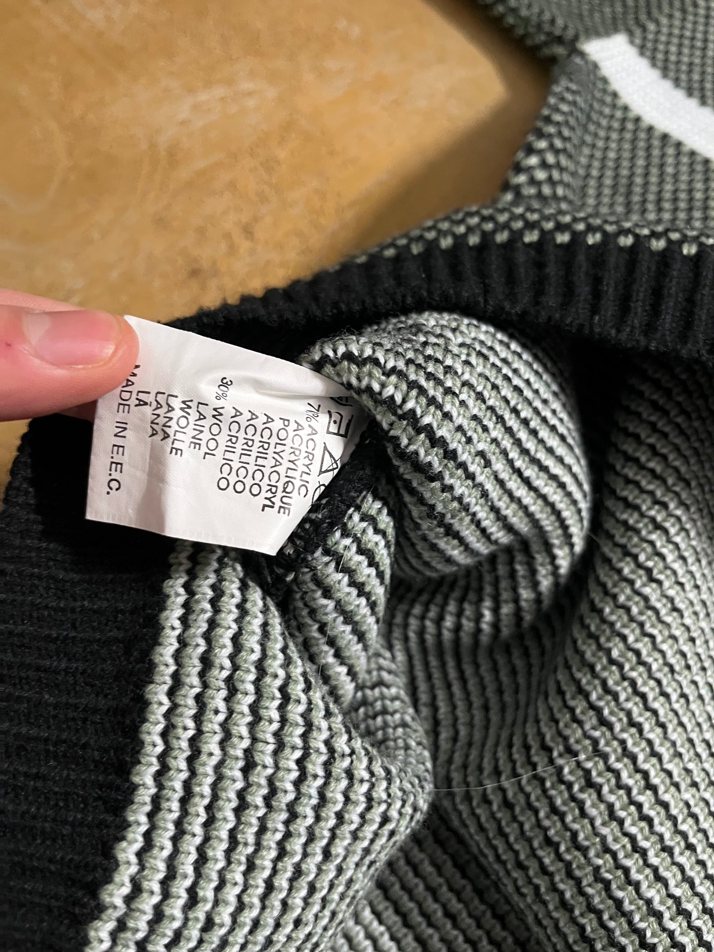O’neill vintage knit sweater - L