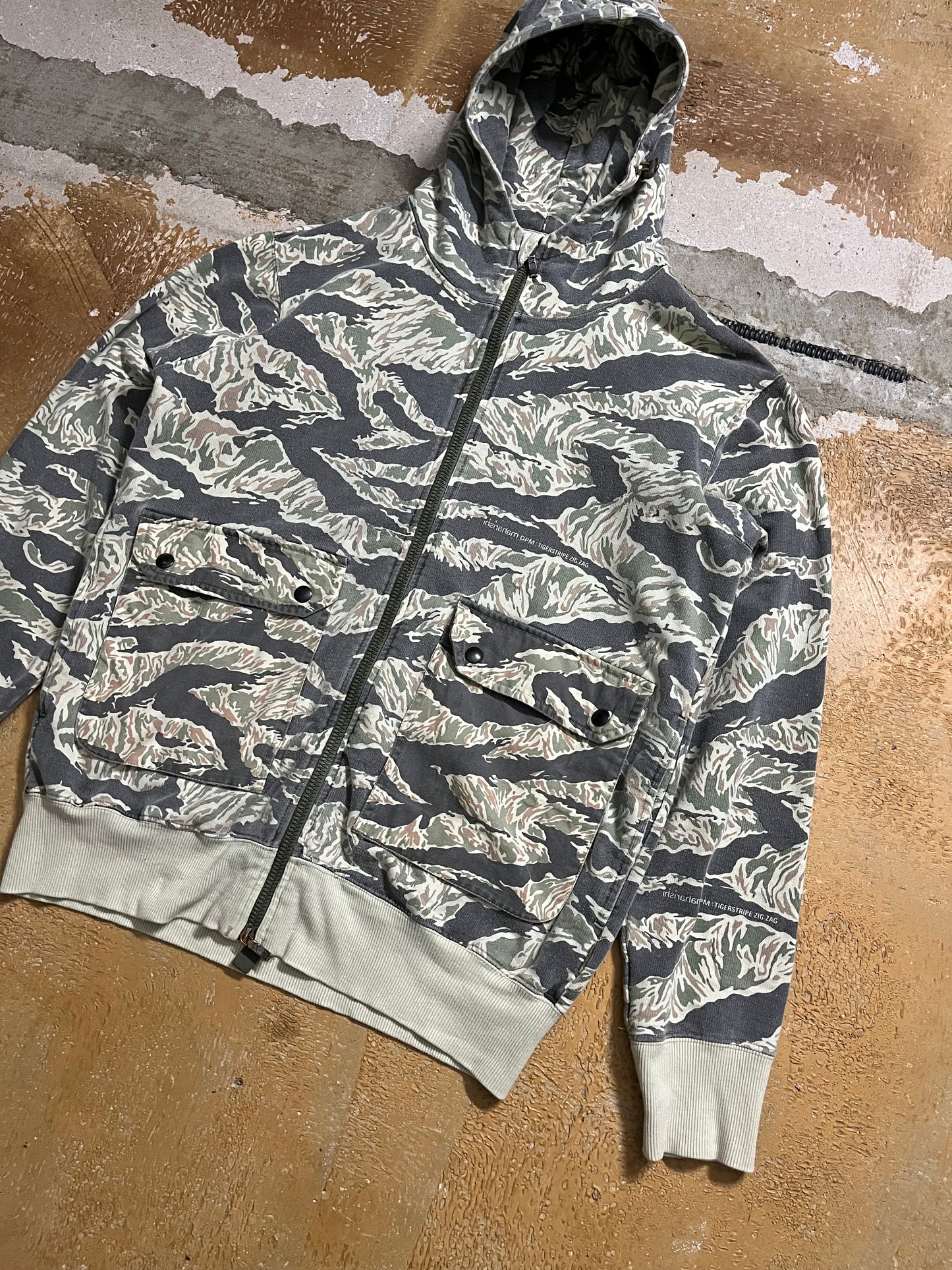 Maharishi vintage camo zip-up hoodie - M