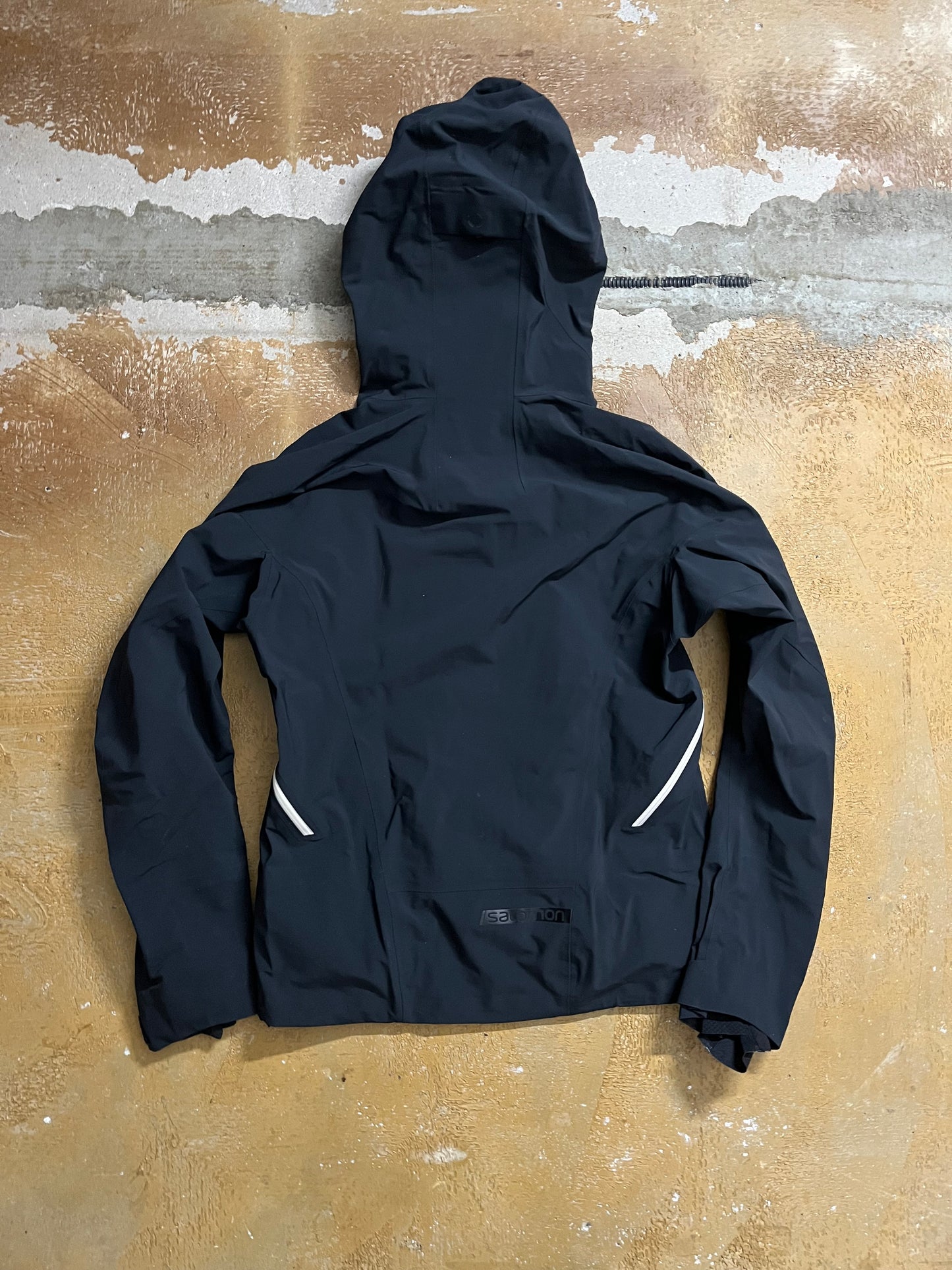 Salomon water resistant ski shell jacket - M