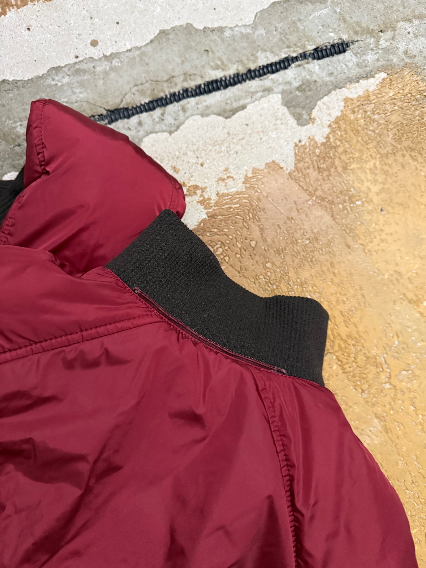 Vintage Prada red tab down jacket - S
