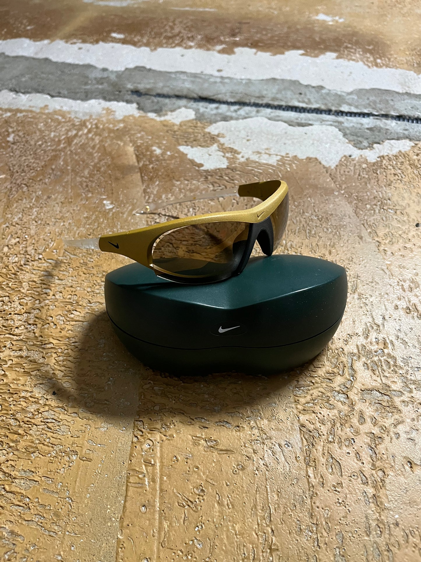 Nike 90s RV8 revolution sunglasses + case