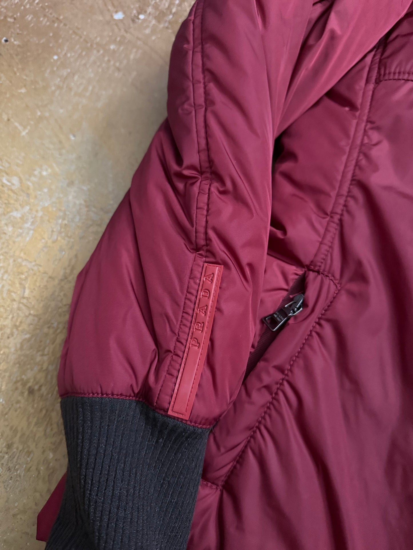 Vintage Prada red tab down jacket - S