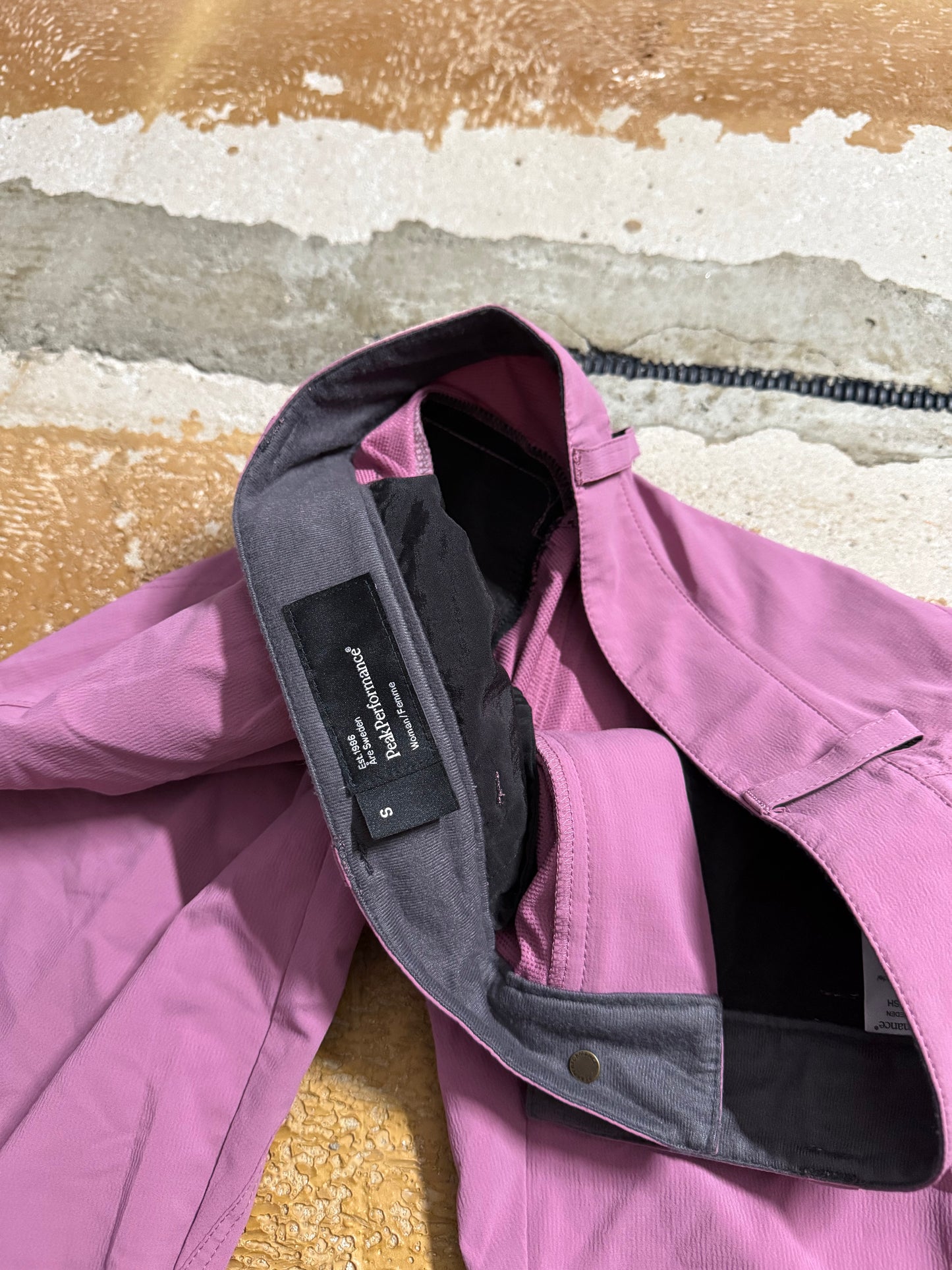 Peak Performance NEW shorts pink - S