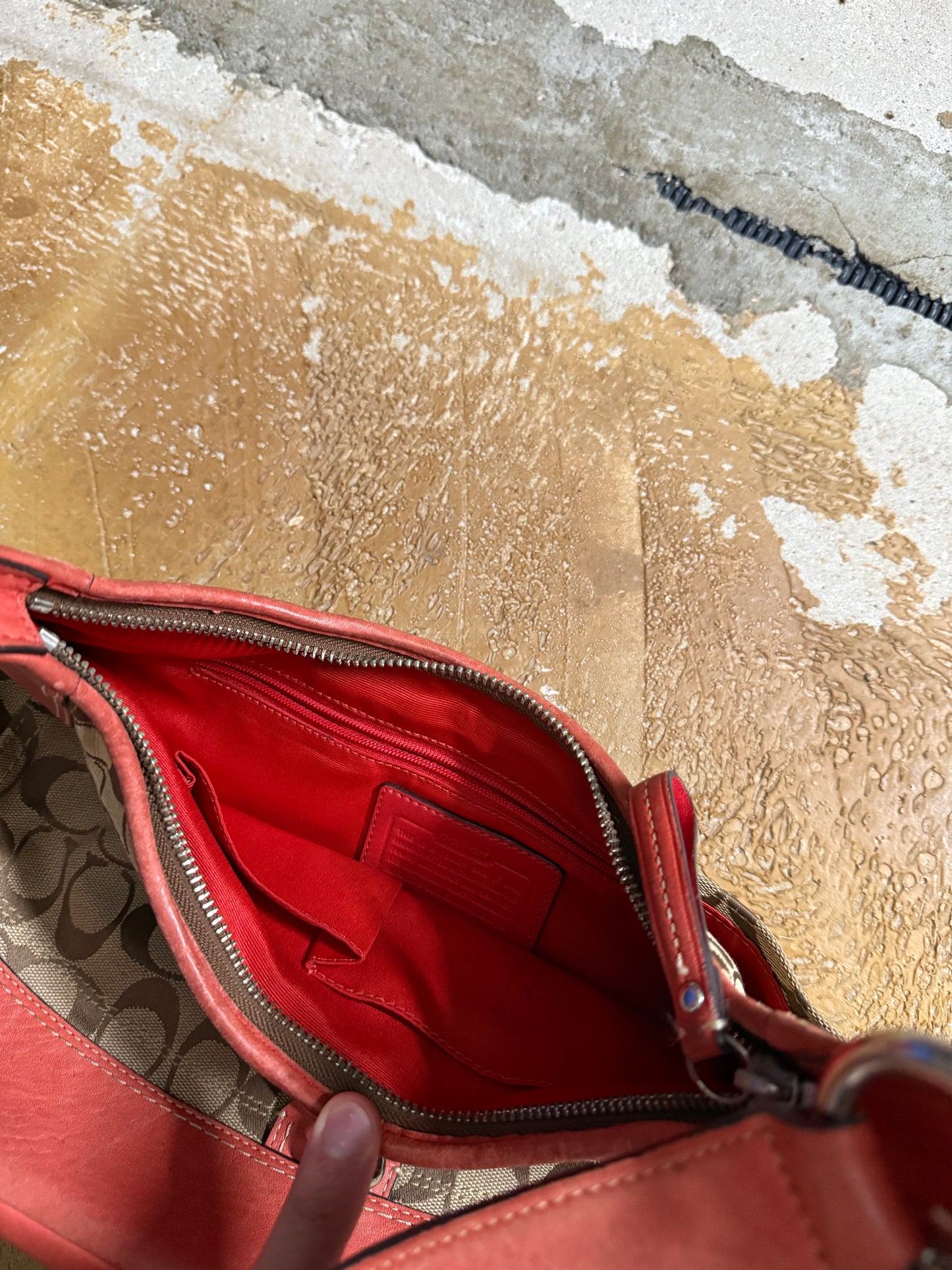 Coach Signature Hampton Hobo Handbag