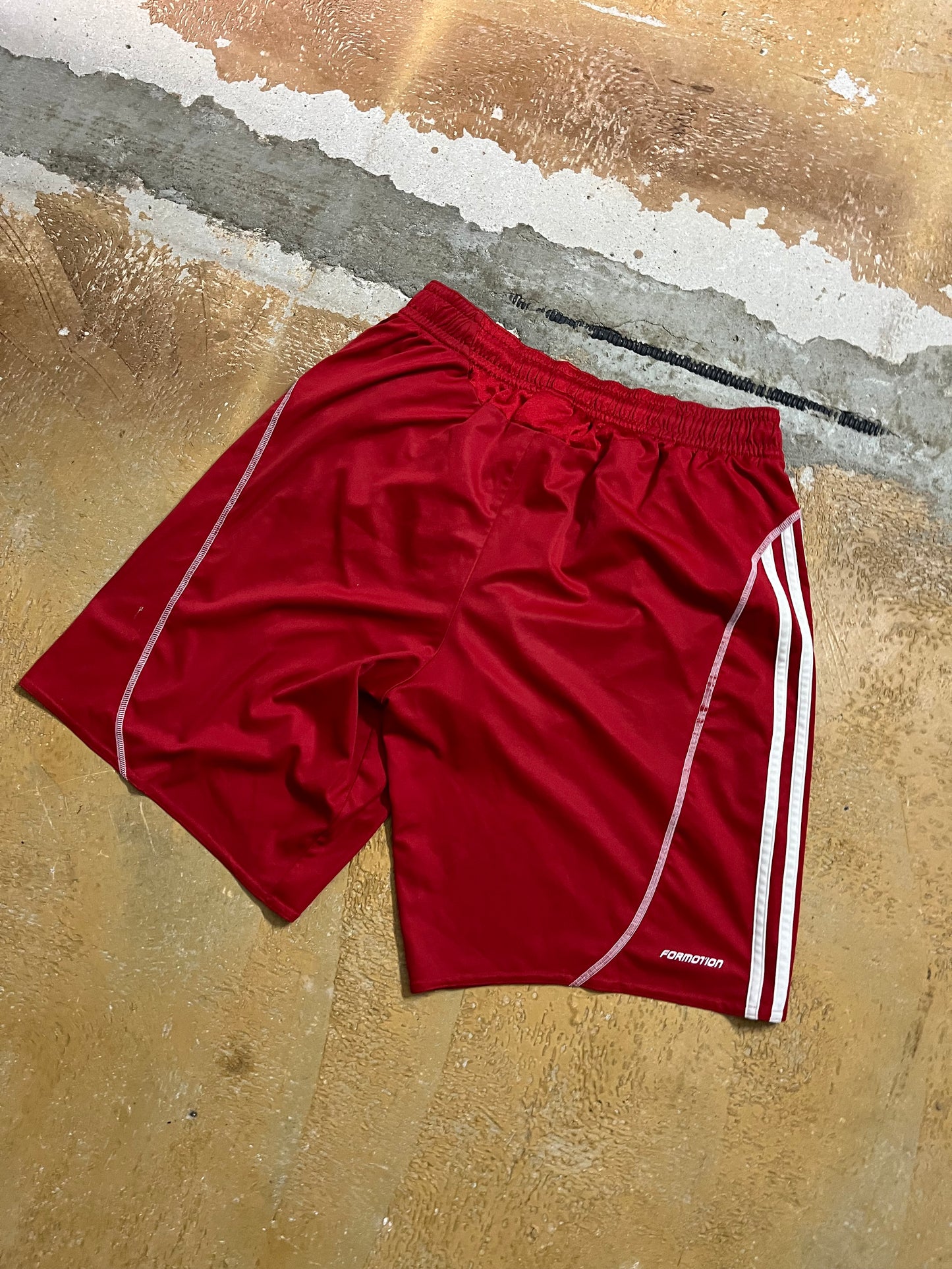 Vintage Adidas sport shorts - L