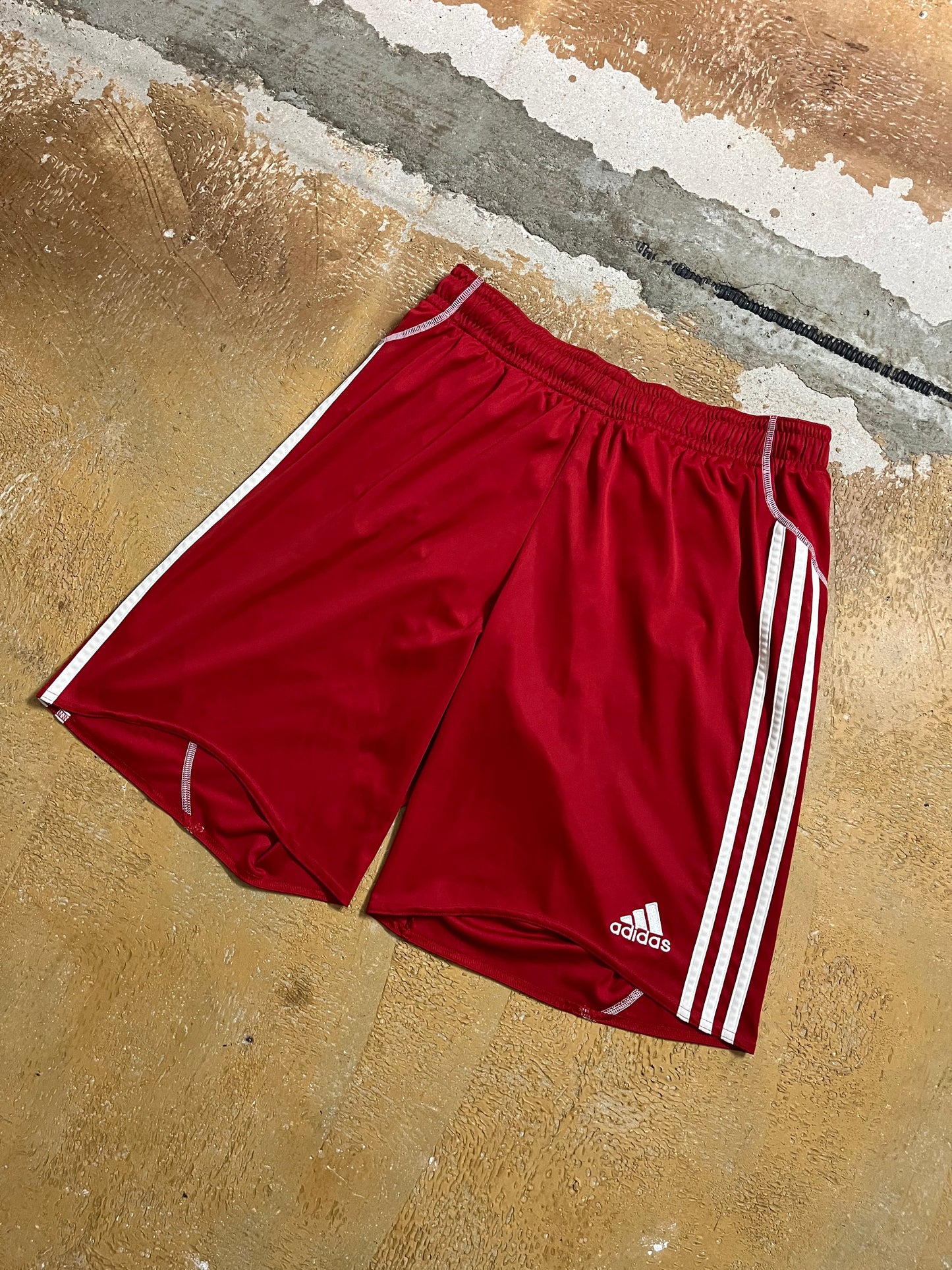 Vintage Adidas sport shorts - L