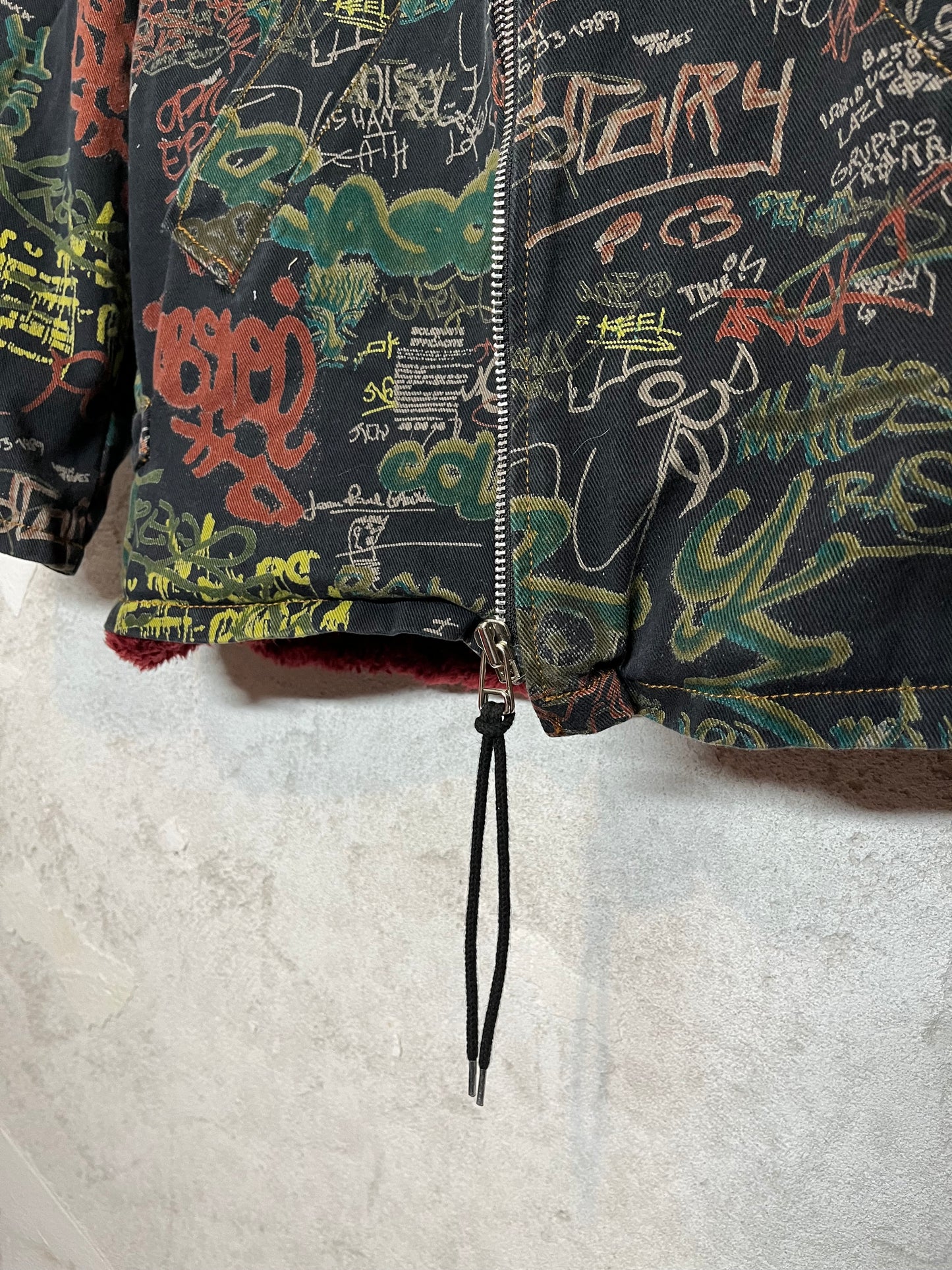 Jean Paul Gaultier denim graffiti print jacket faux fur lining - M