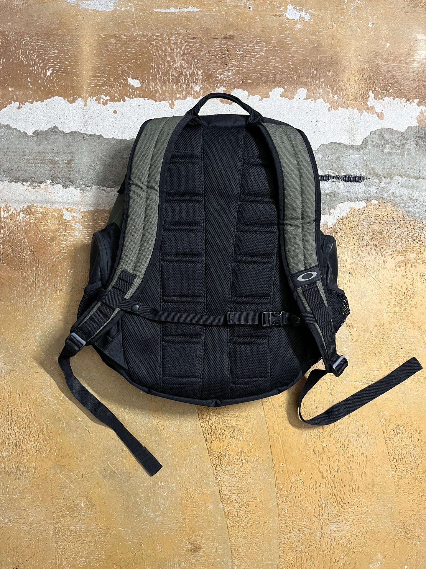Oakley vintage black / green backpack bag