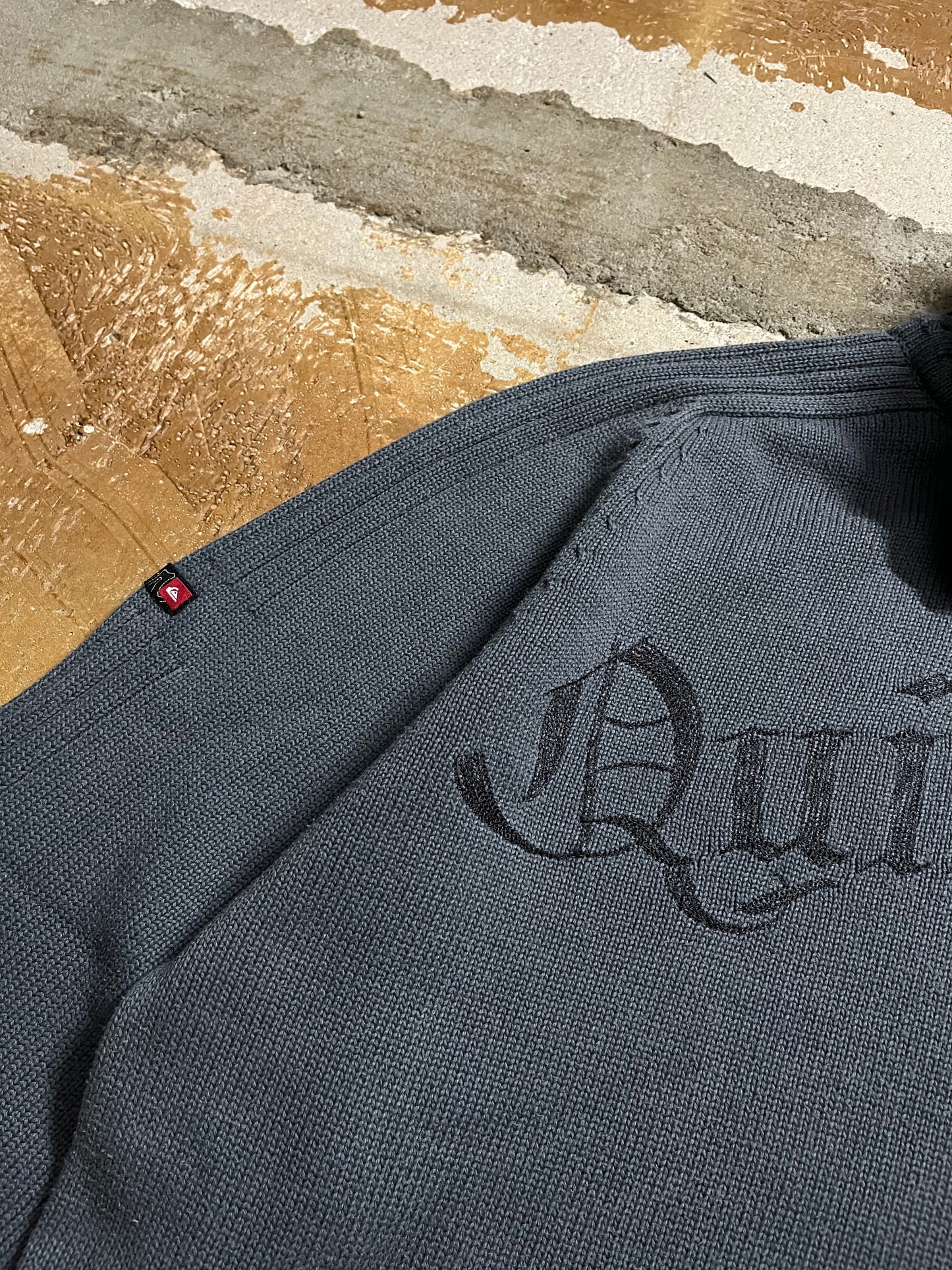 Quiksilver vintage assymetrical side zip sweater - XL