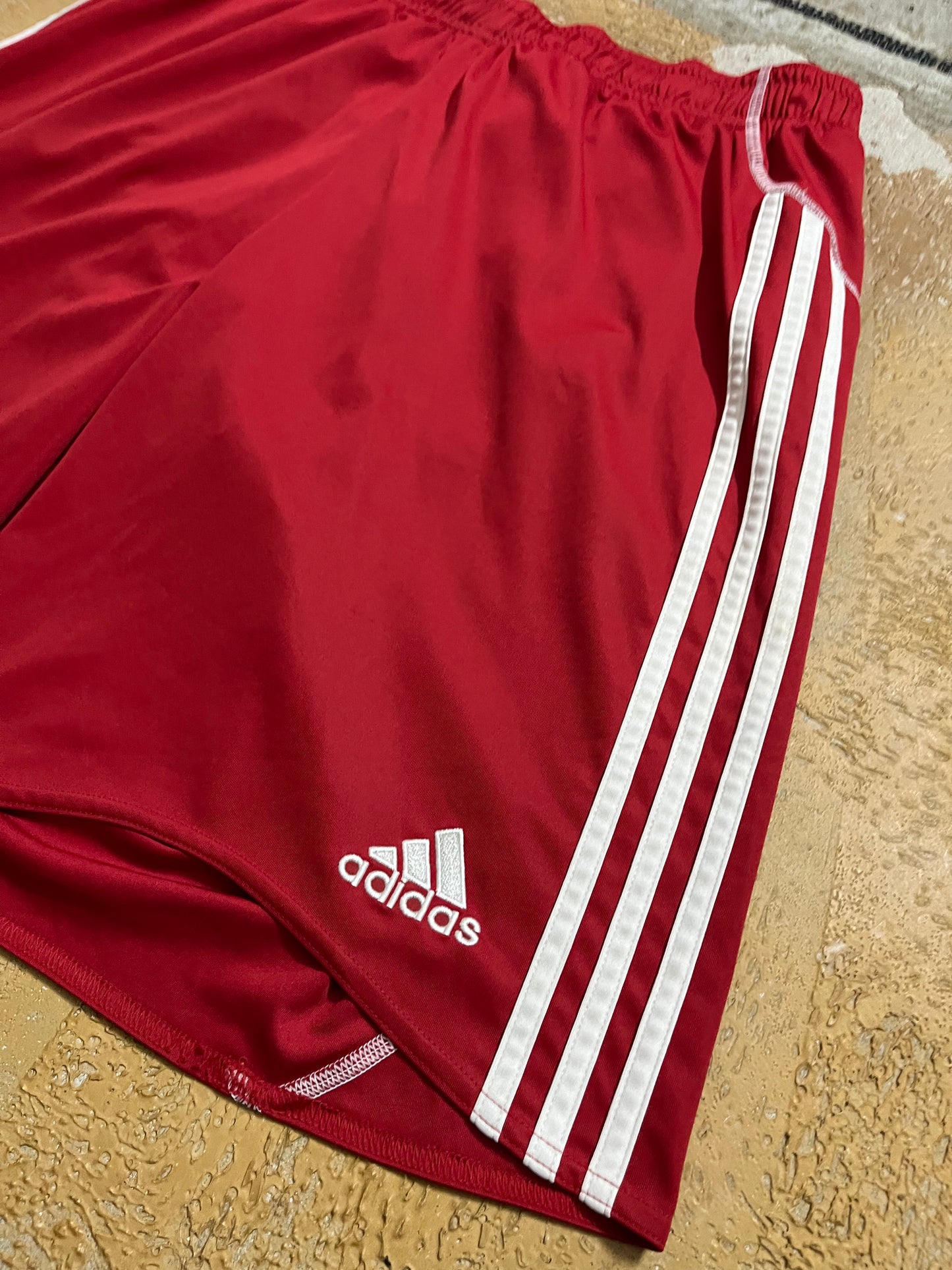 Vintage Adidas sport shorts - L