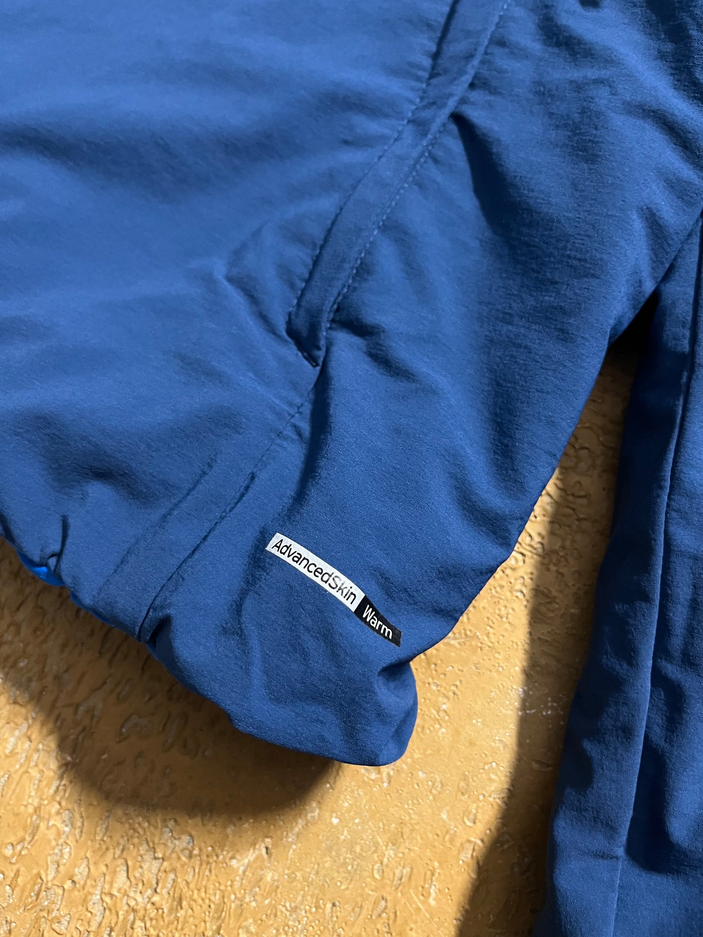 Salomon reversible down hiking jacket - L