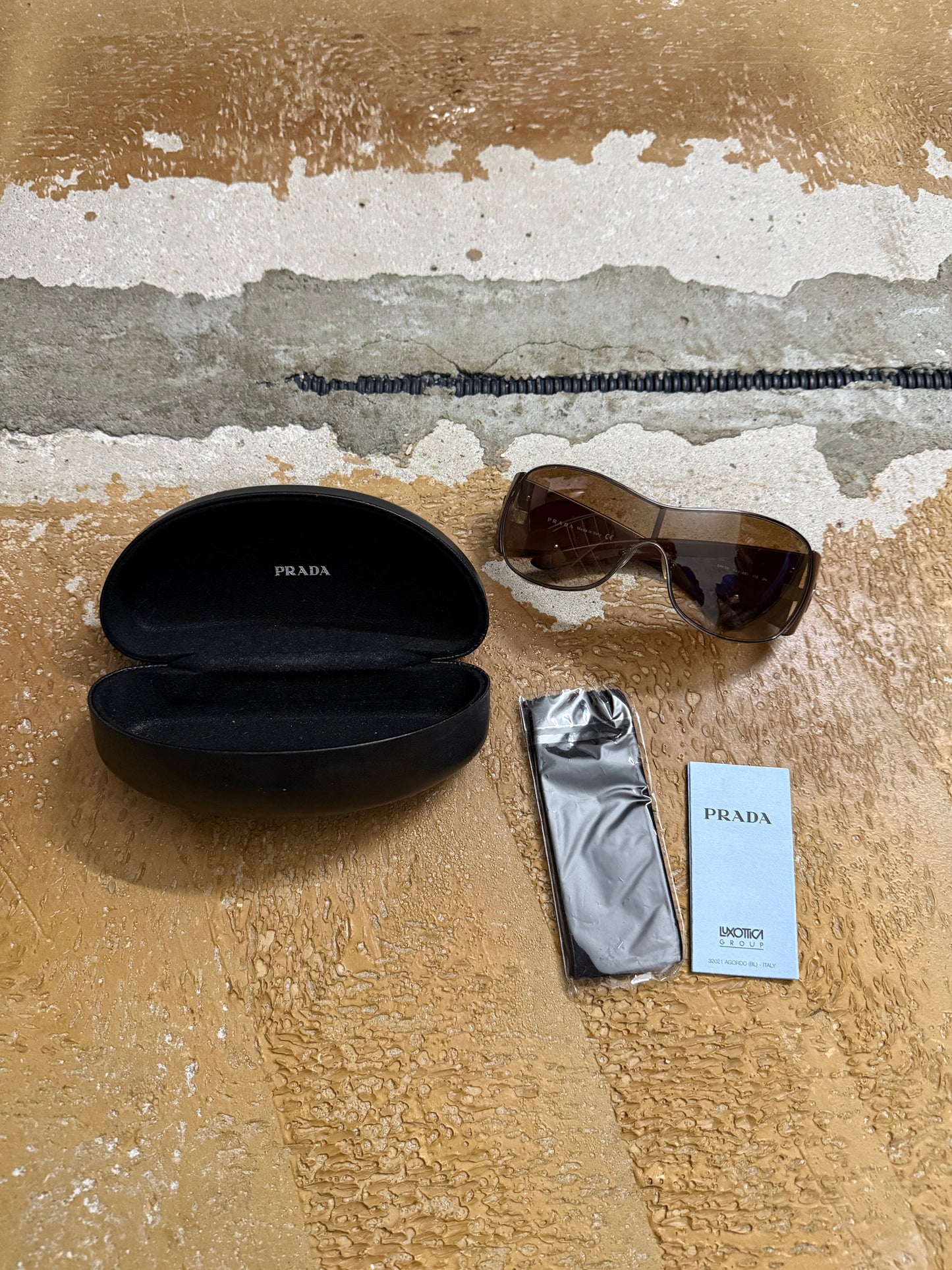 Prada vintage brown sunglasses + box