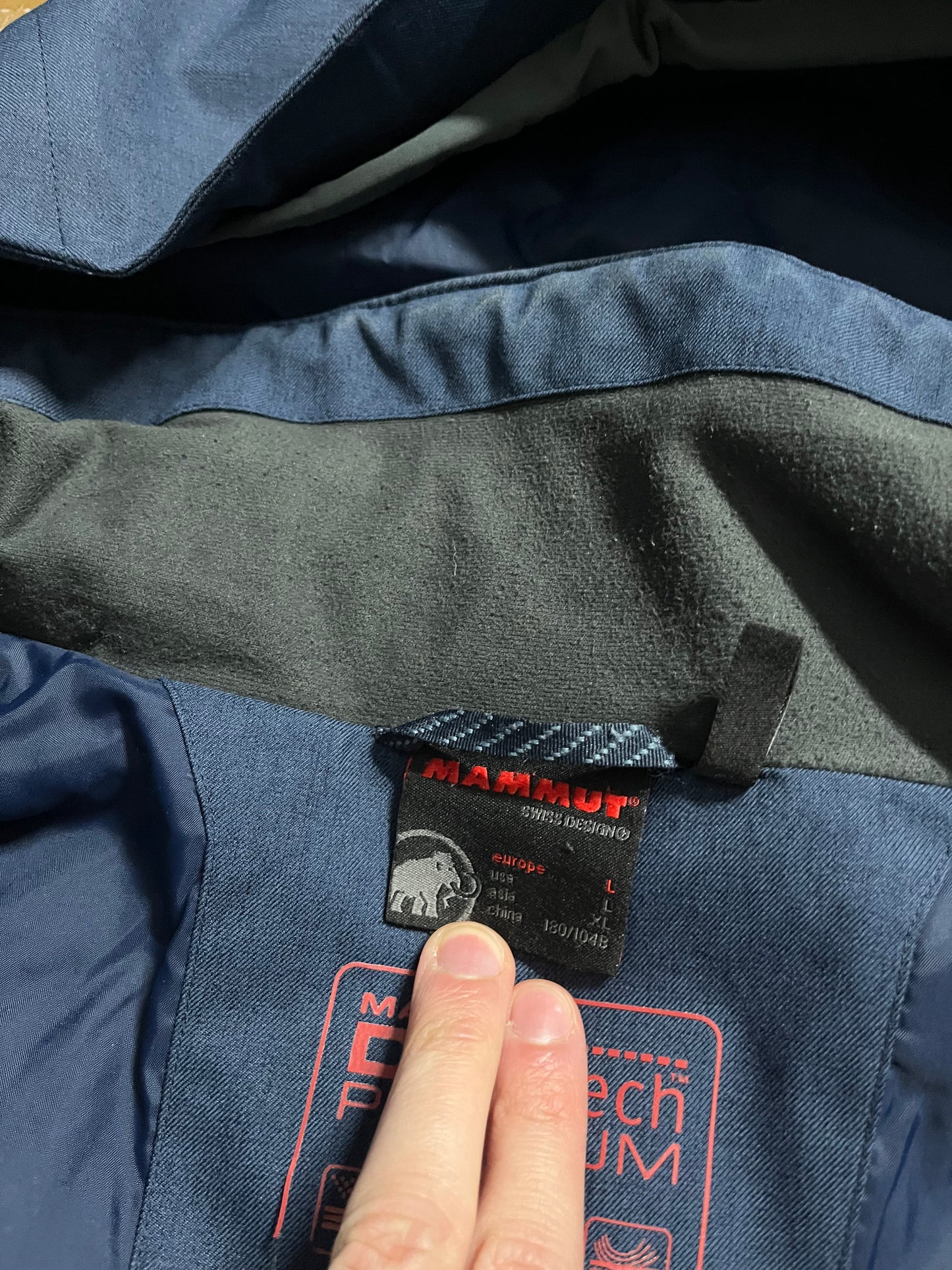 Mammut dry tech winter ski jacket - L