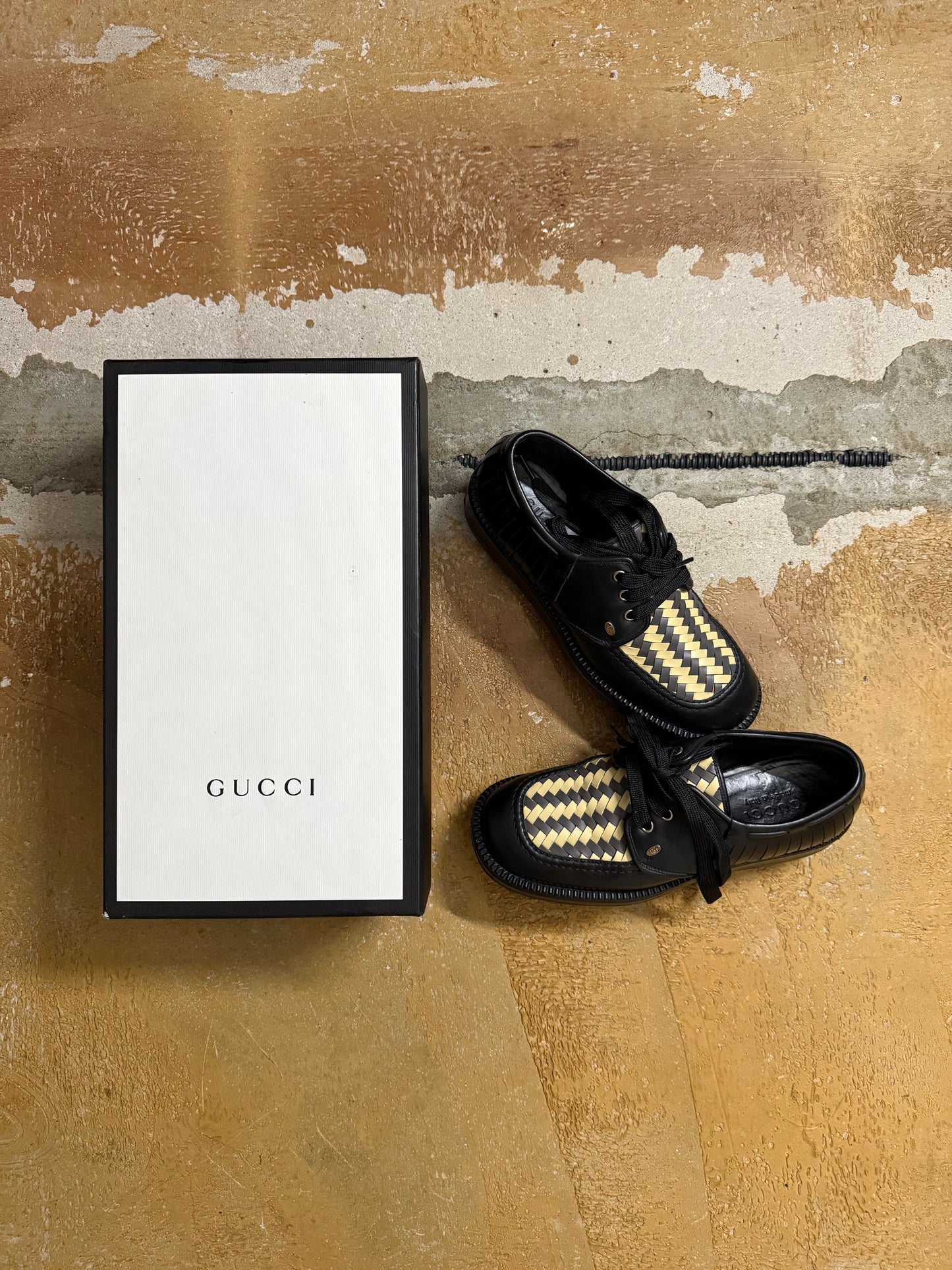 Gucci leather woven loafers - 39