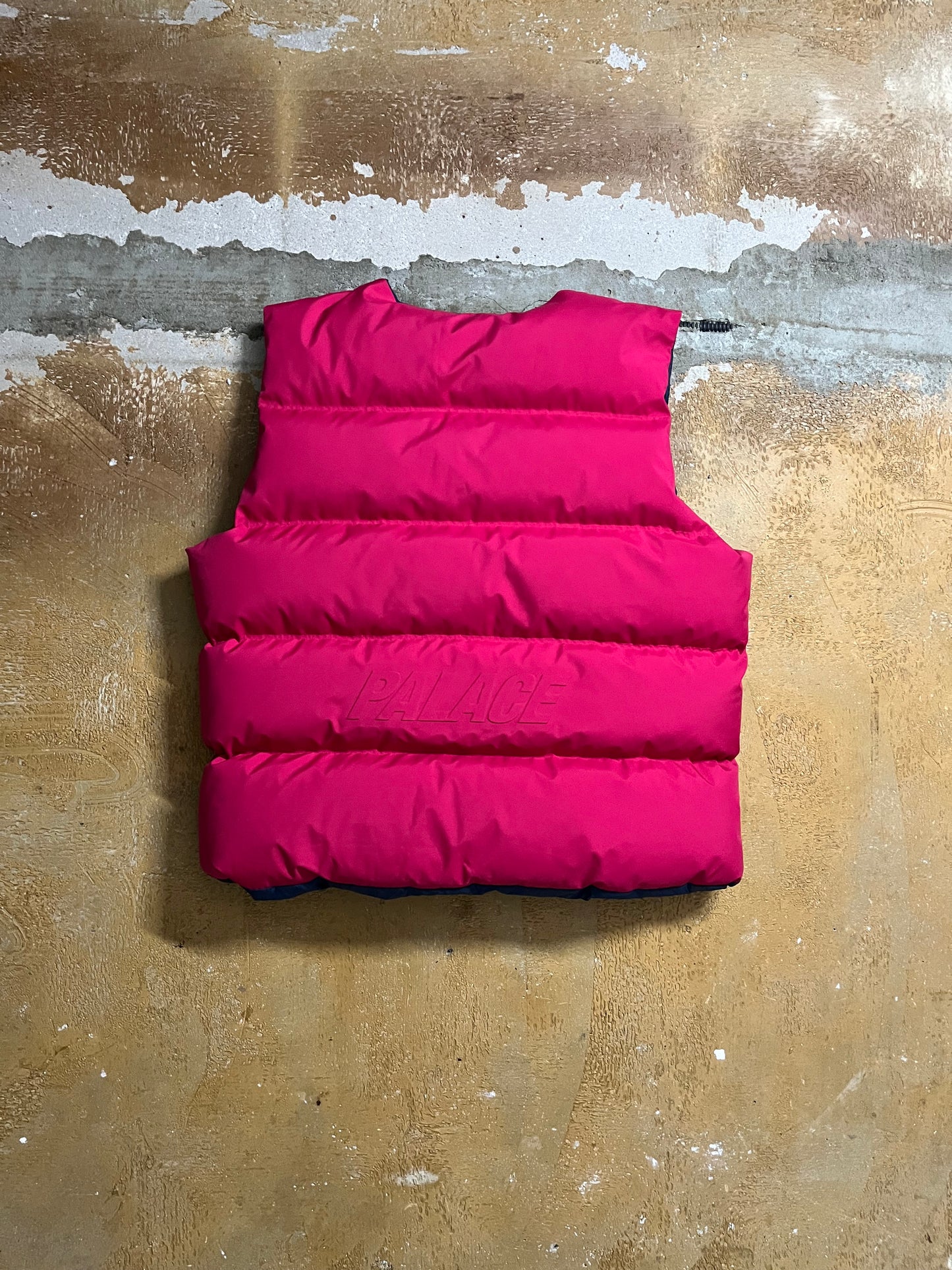 Palace Reversible Gore-Tex puffer bodywarmer - XL