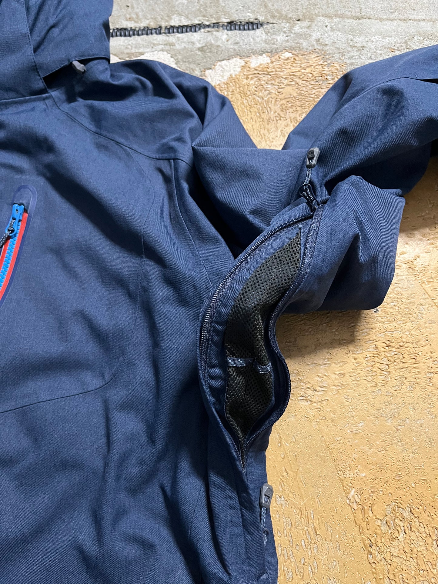 Mammut dry tech winter ski jacket - L
