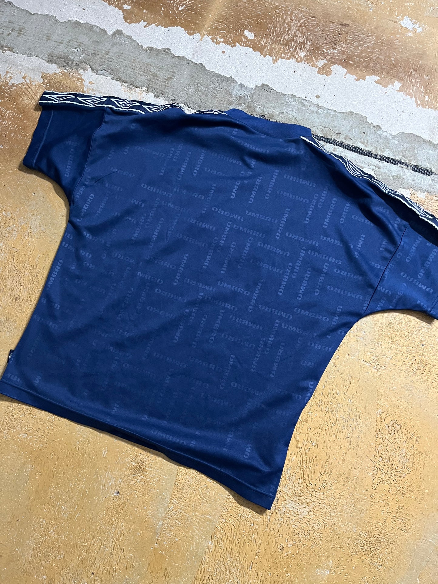 Umbro vintage sport shirt - S
