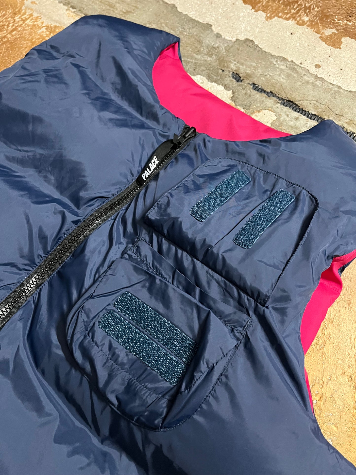 Palace Reversible Gore-Tex puffer bodywarmer - XL