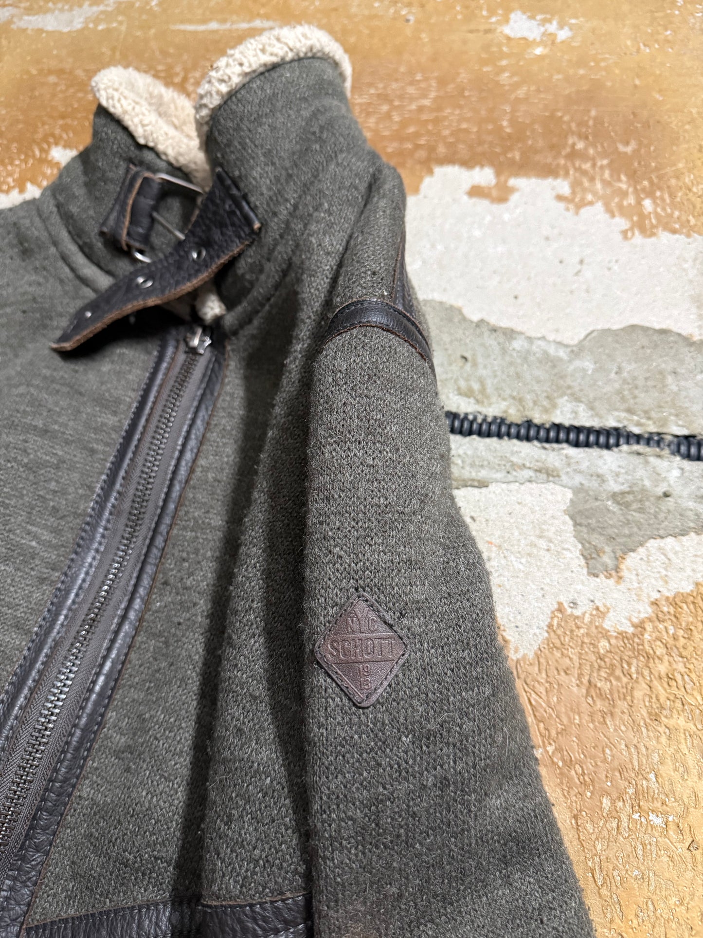 Schott NYC sherpa leather detail jacket - M