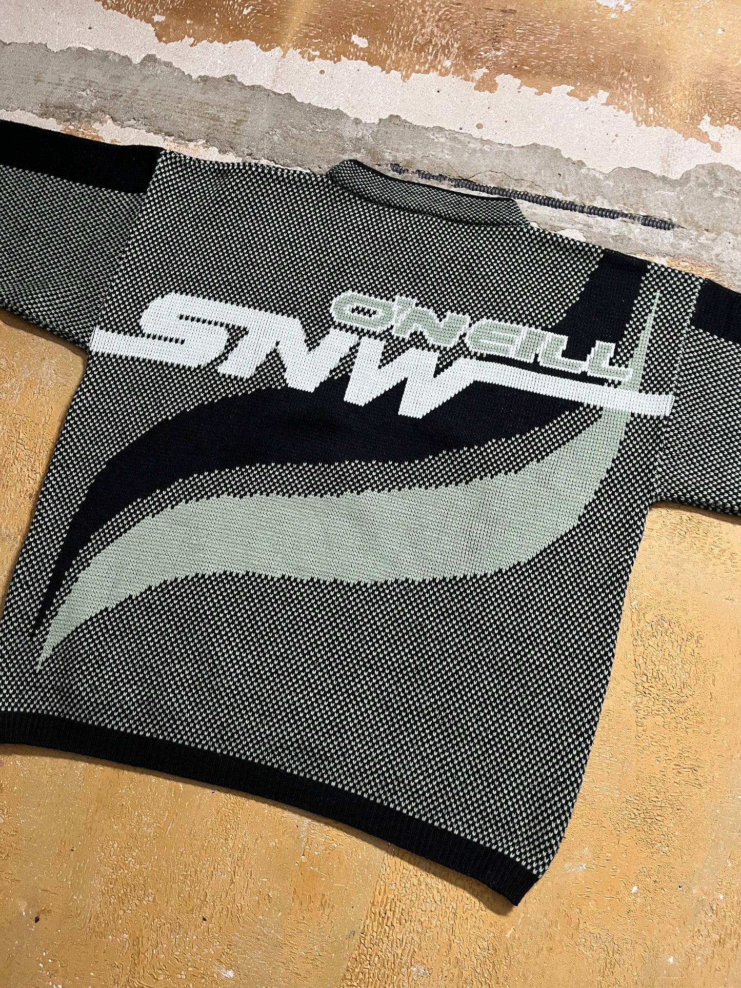 O’neill vintage knit sweater - L
