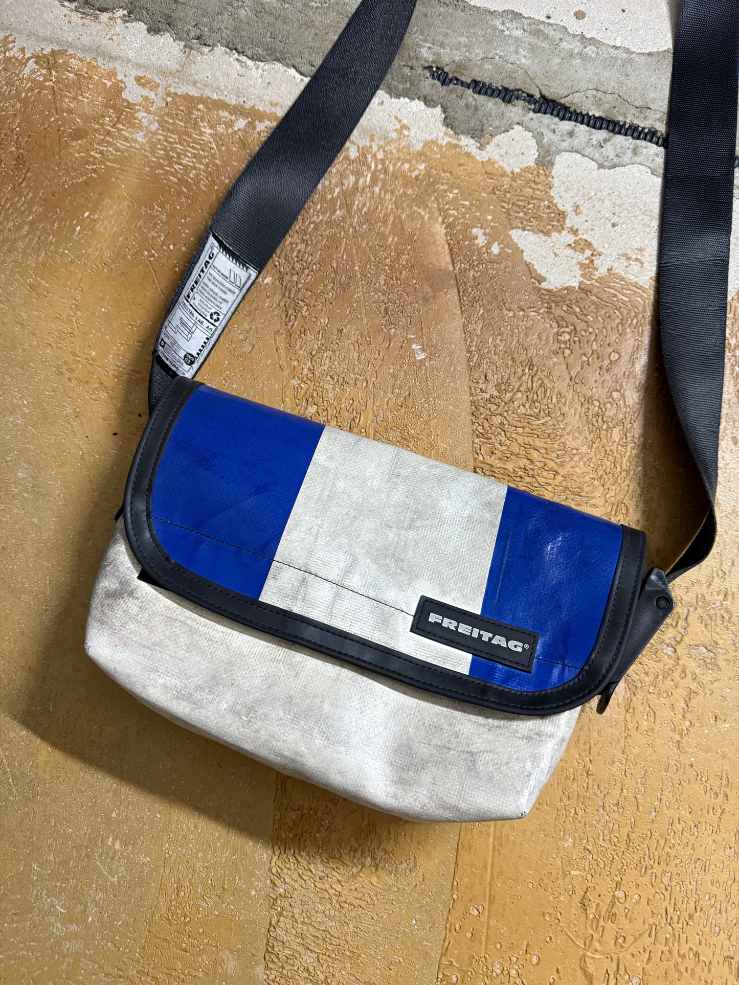 Freitag vintage look shoulder bag