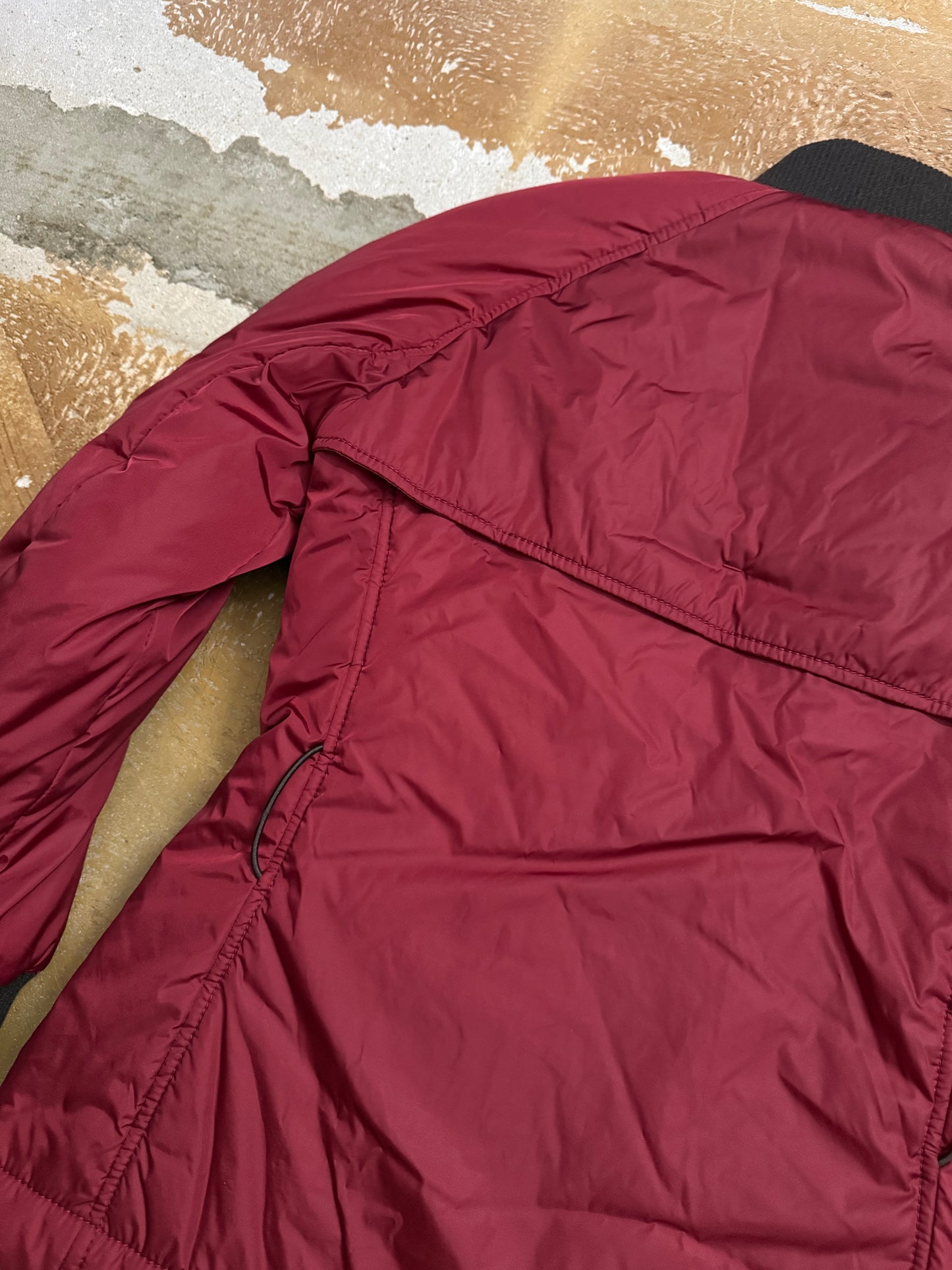 Vintage Prada red tab down jacket - S