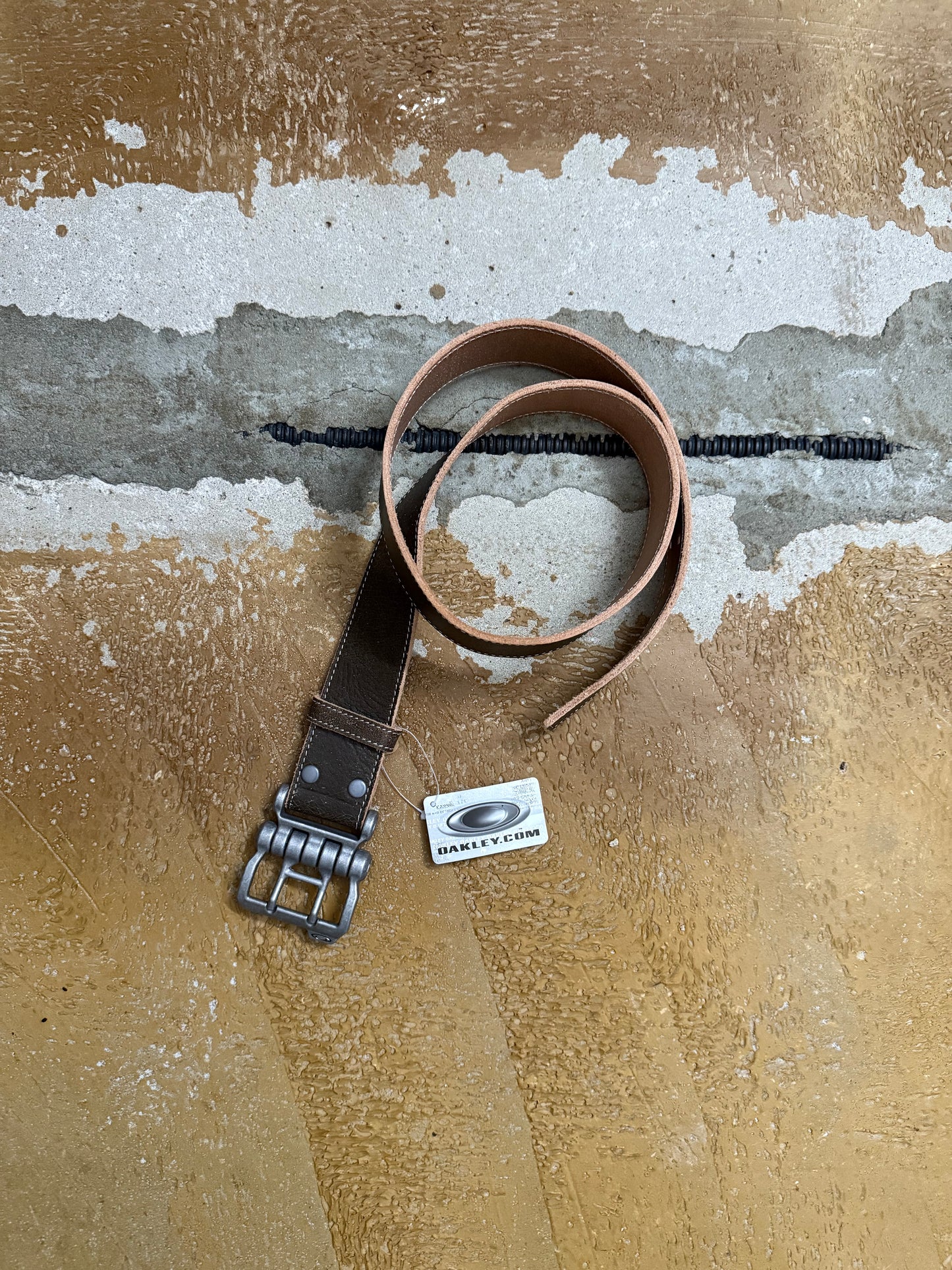 Oakley vintage metal brown leather belt - 100cm