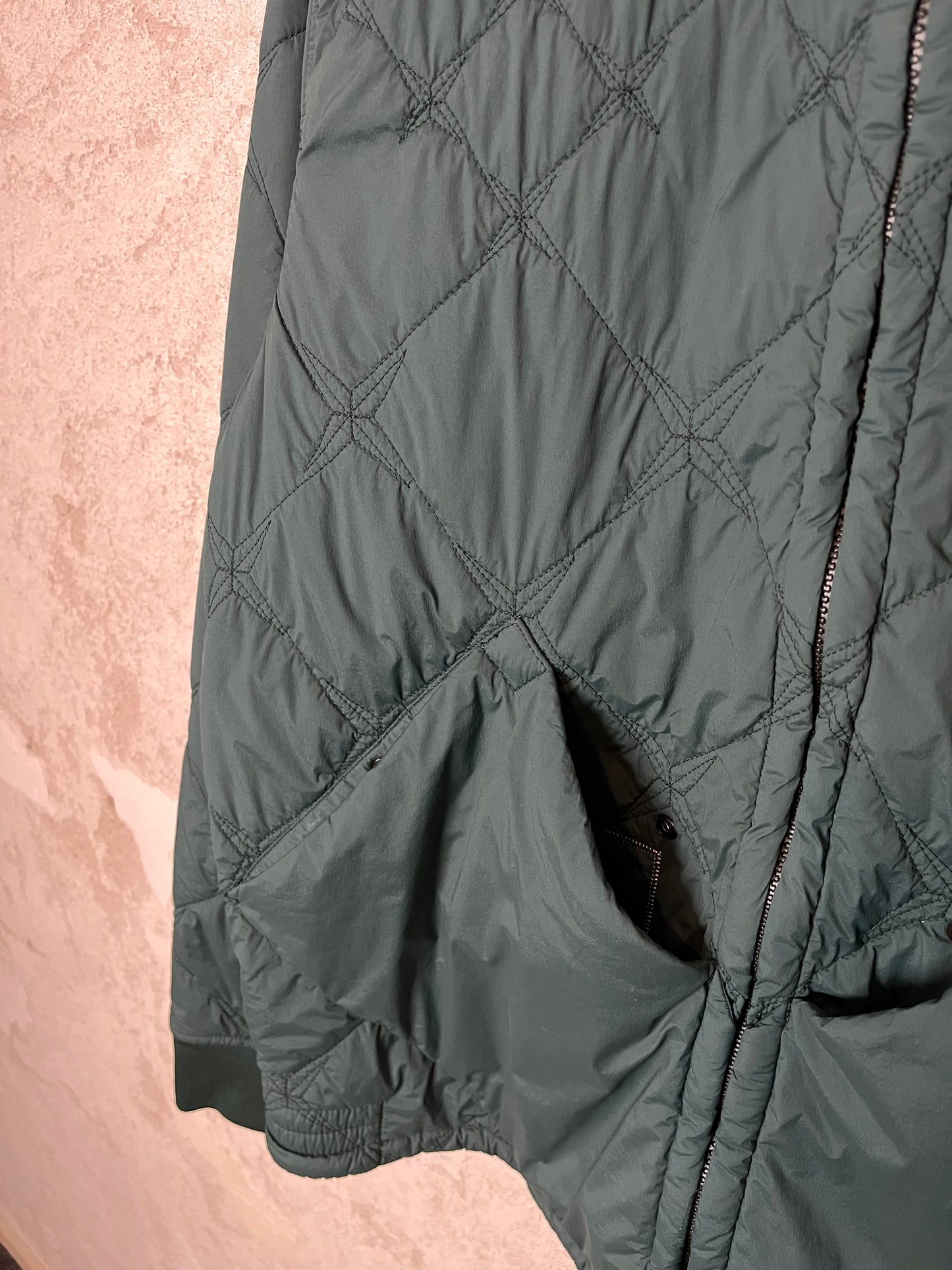 Stone Island Skin Touch Nylon Stella Primaloft-TC compass embroidered puffer jacket - L