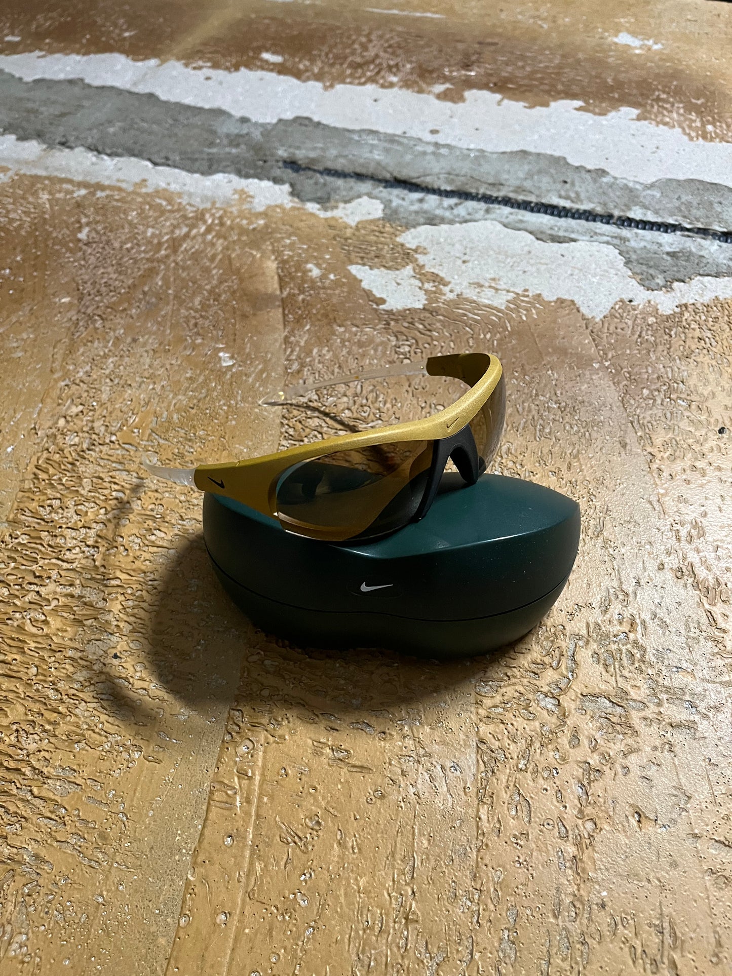Nike 90s RV8 revolution sunglasses + case