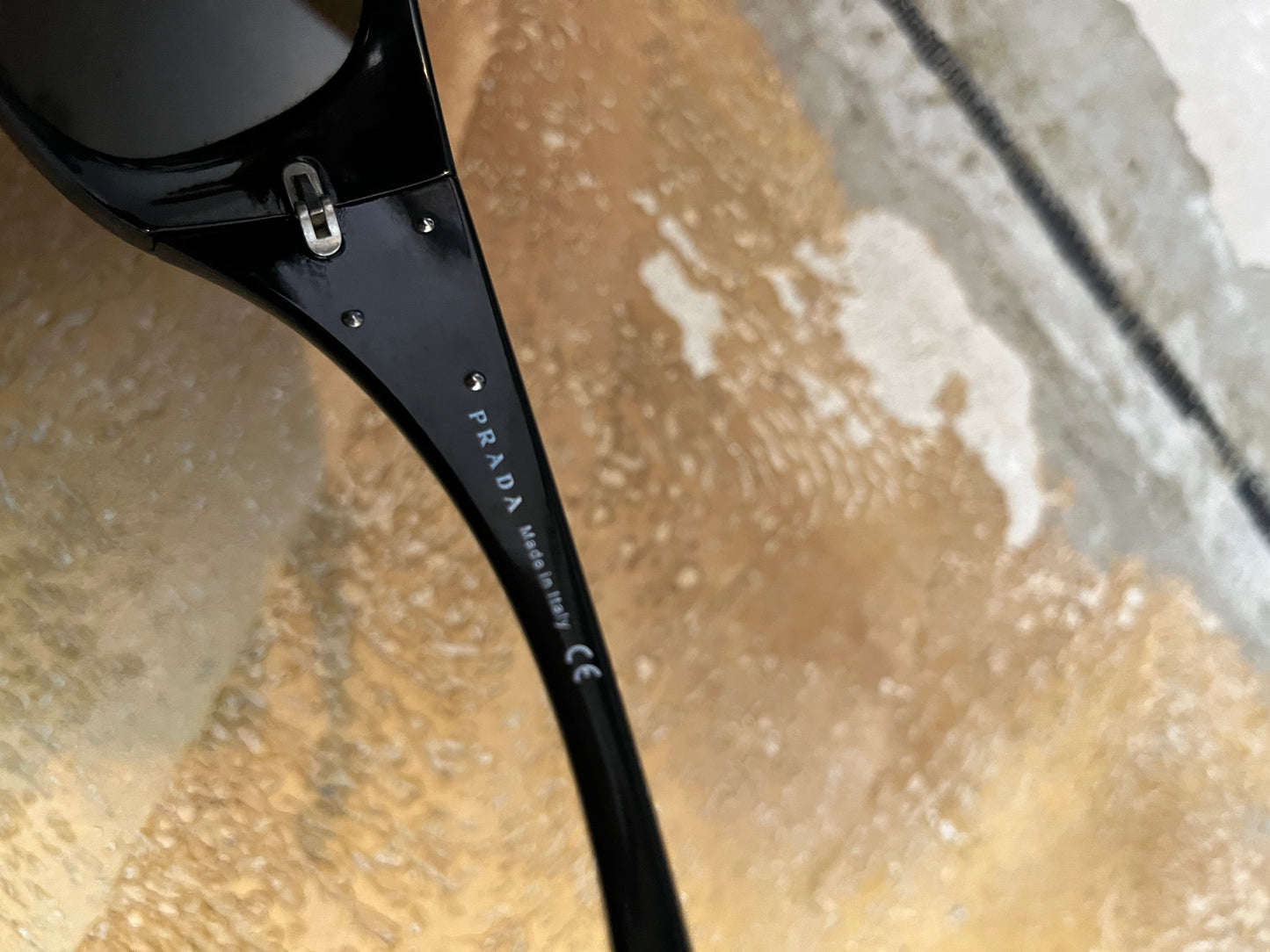 Prada vintage sunglasses (SPR14L 1AB-1A1 120 3N)