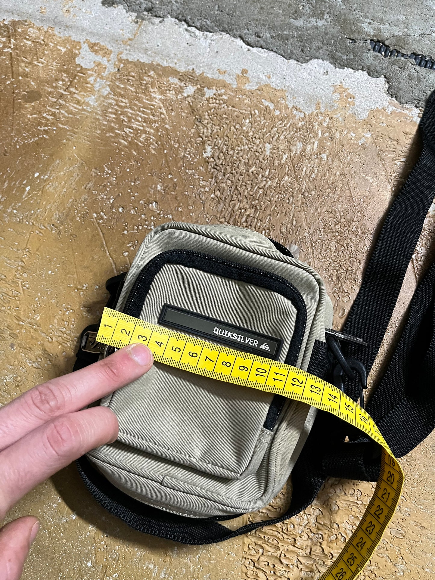Quiksilver vintage small bag
