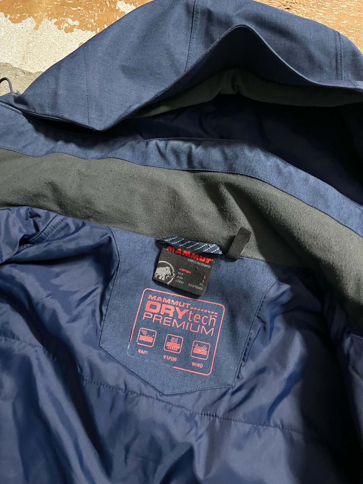 Mammut dry tech winter ski jacket - L
