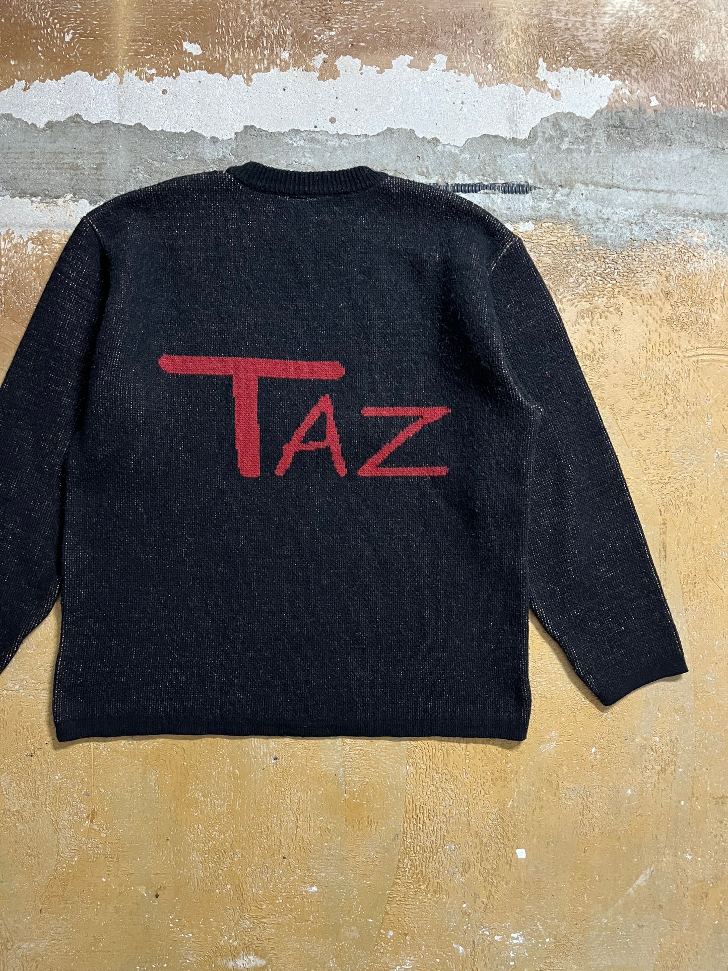Taz Tasmanian Devil Looney Tunes knit sweater - L