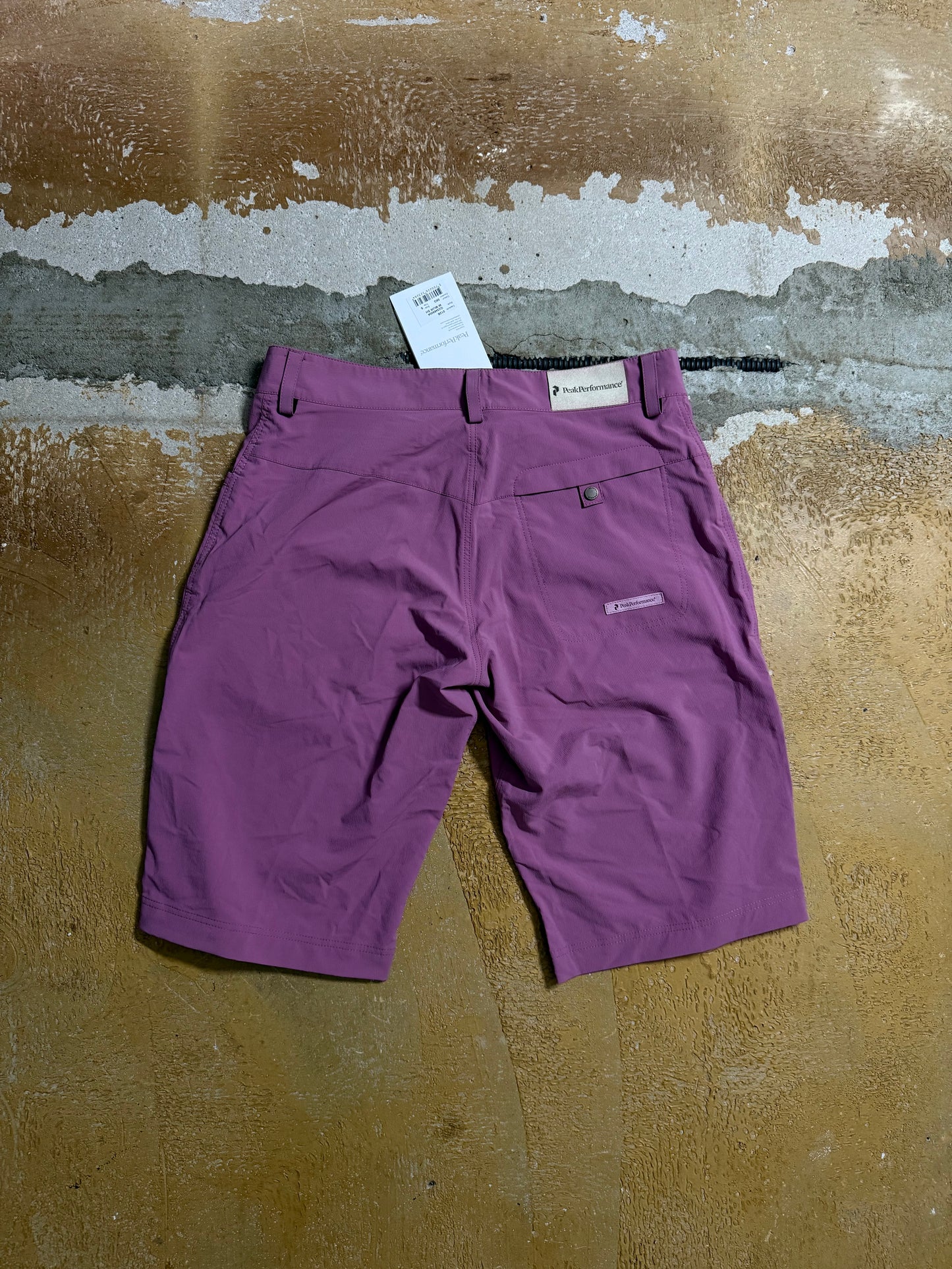 Peak Performance NEW shorts pink - S