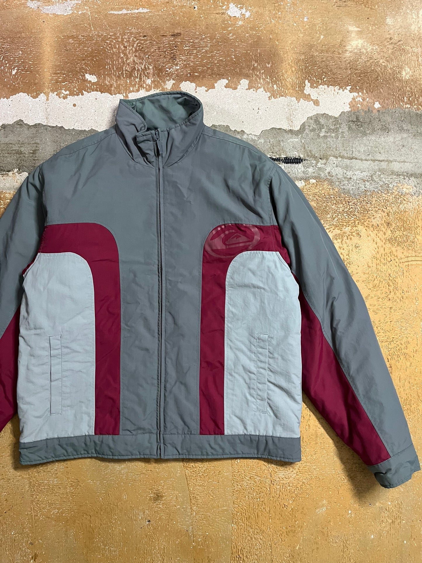 Quiksilver vintage puffer surfwear jacket - M