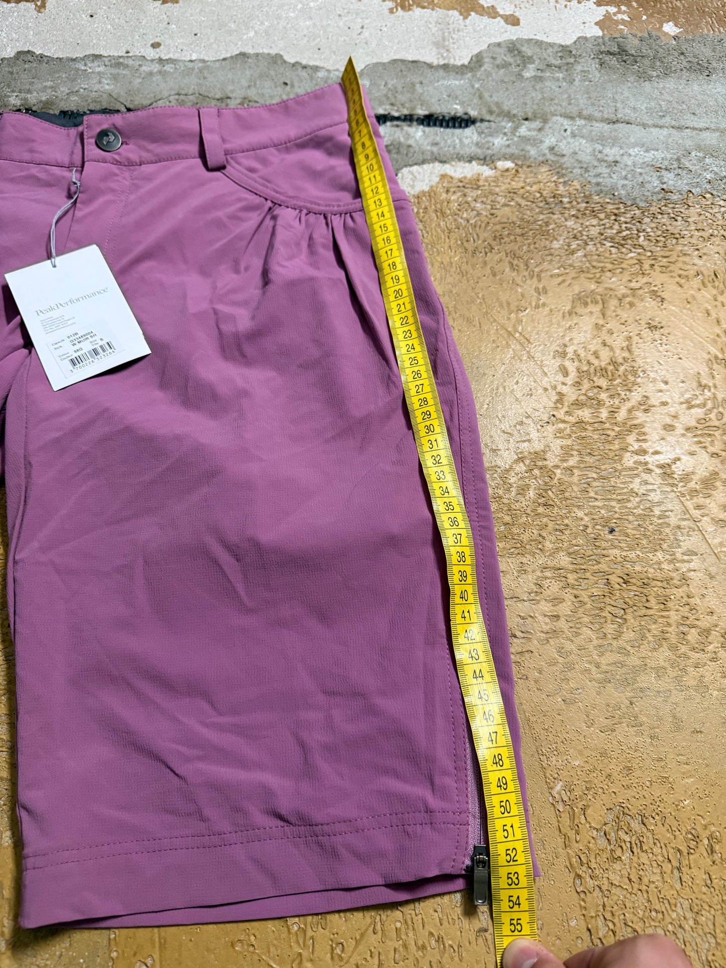 Peak Performance NEW shorts pink - S