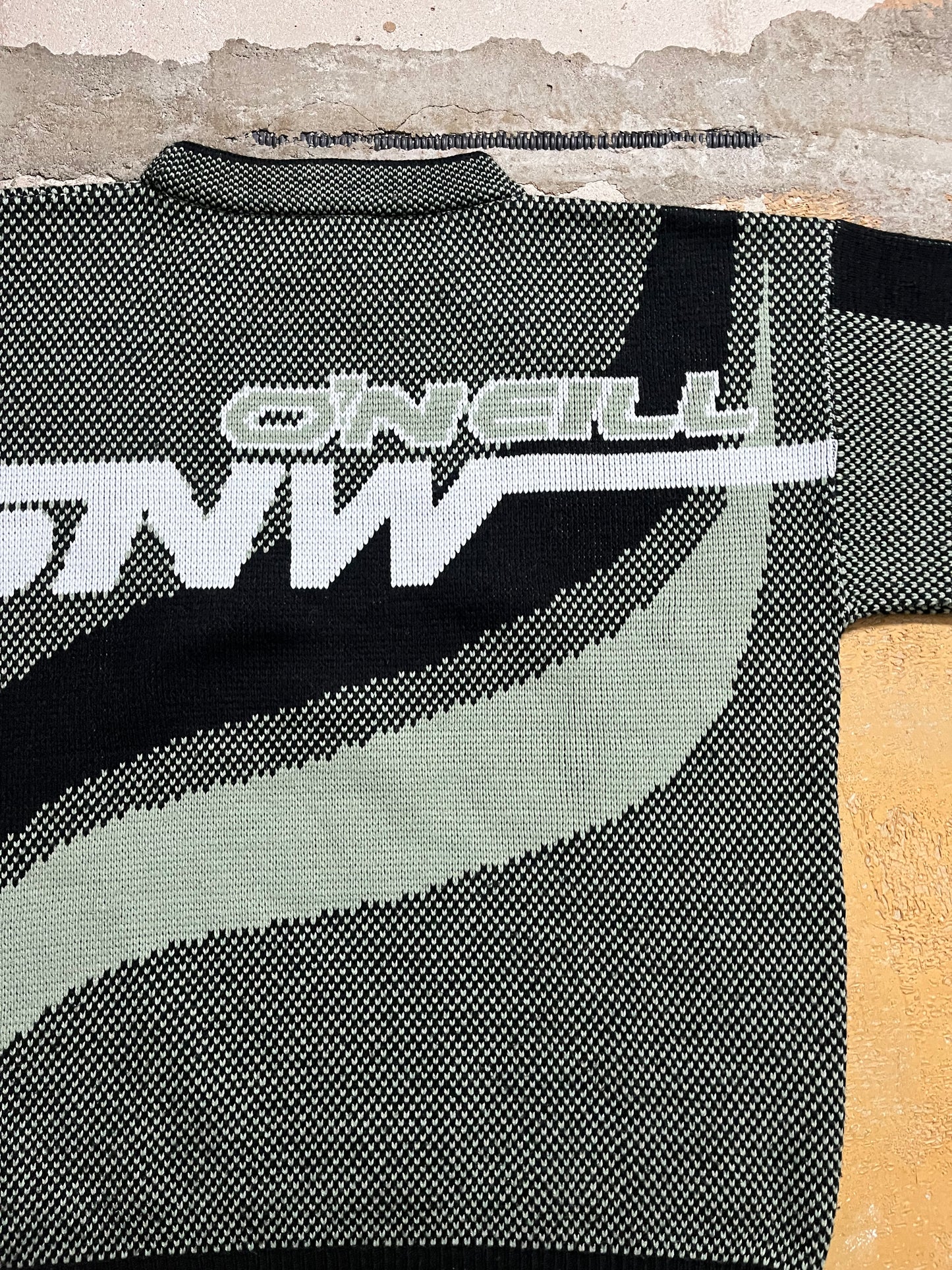 O’neill vintage knit sweater - L