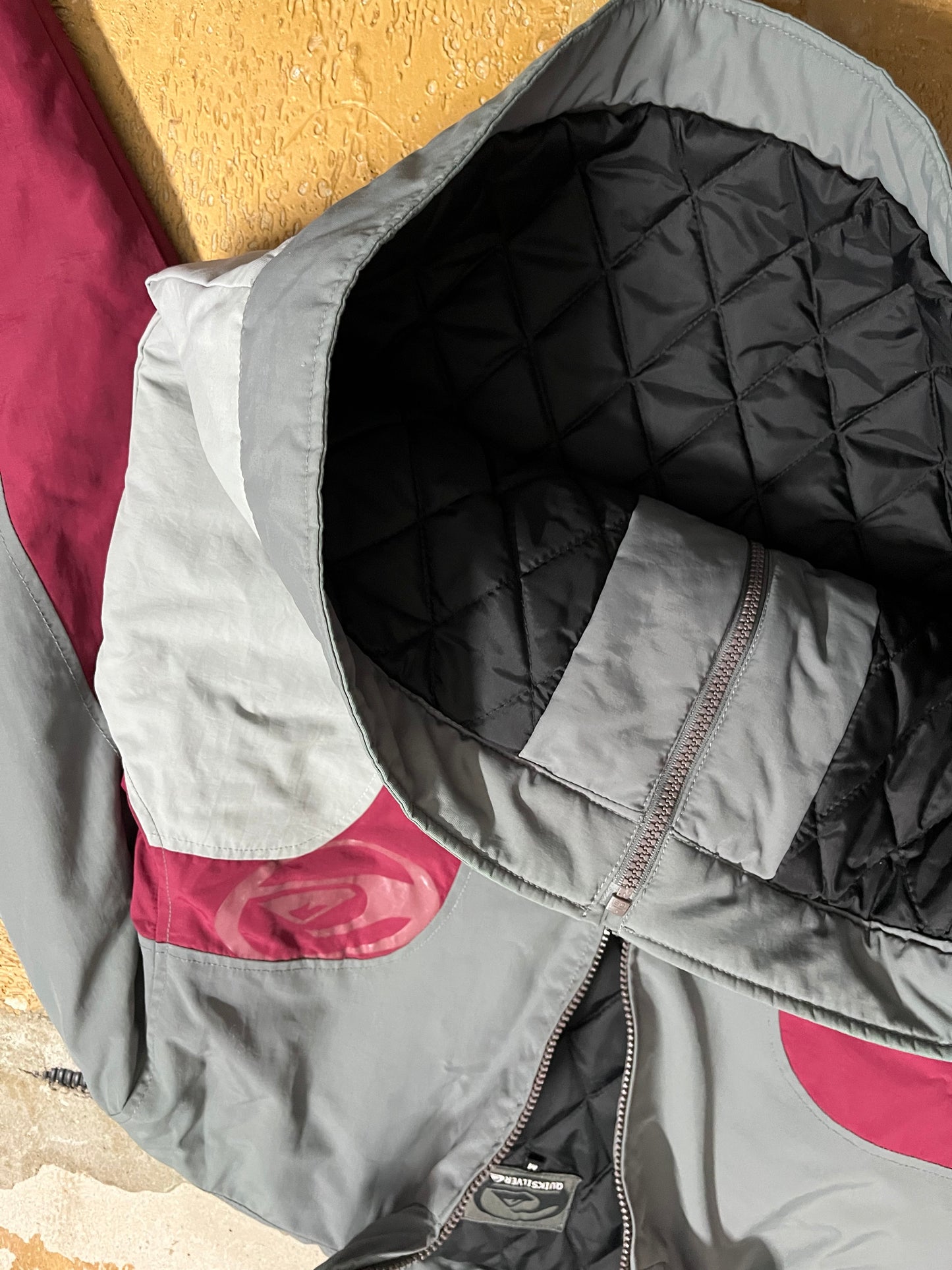Quiksilver vintage puffer surfwear jacket - M