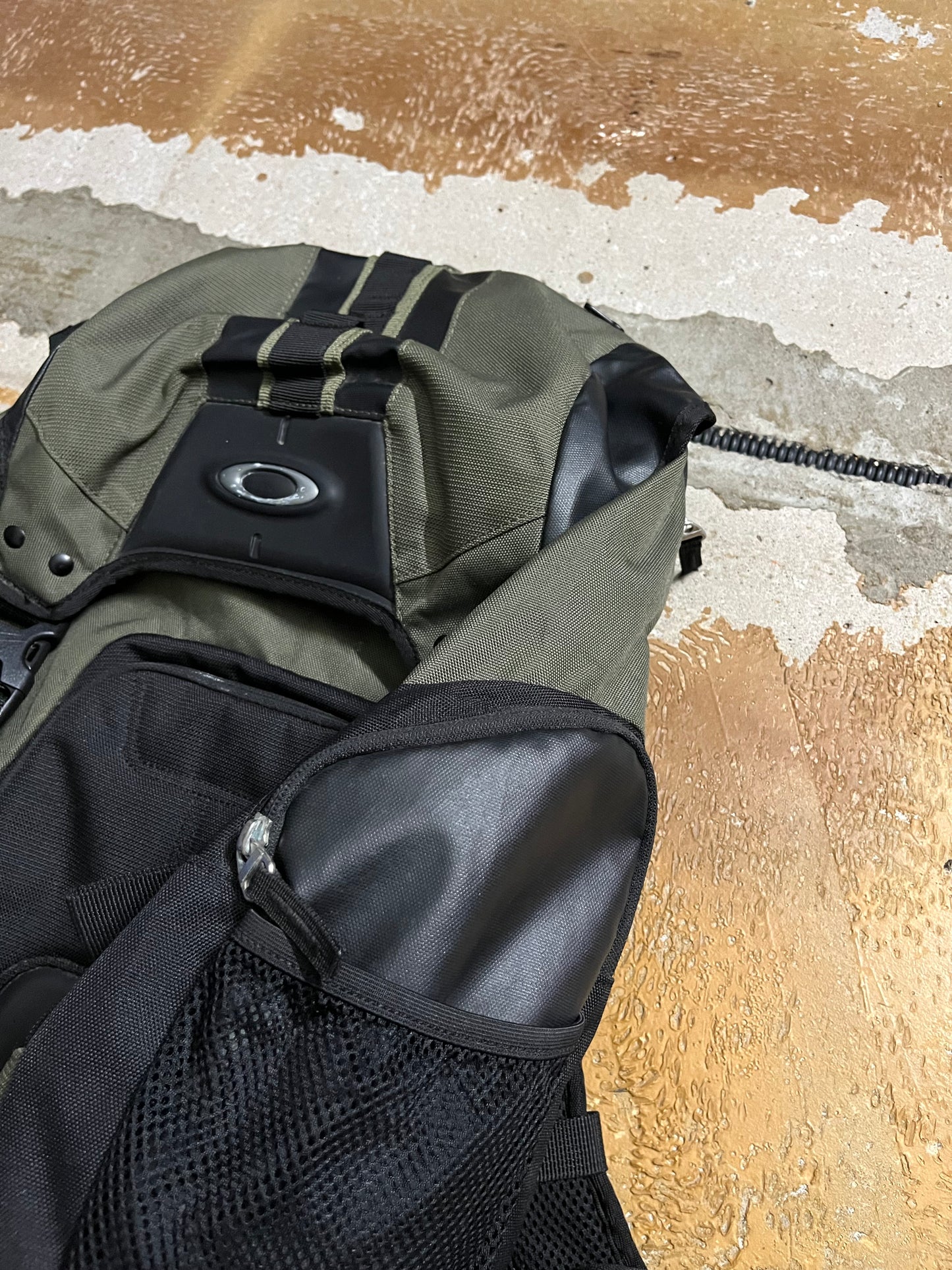 Oakley vintage black / green backpack bag