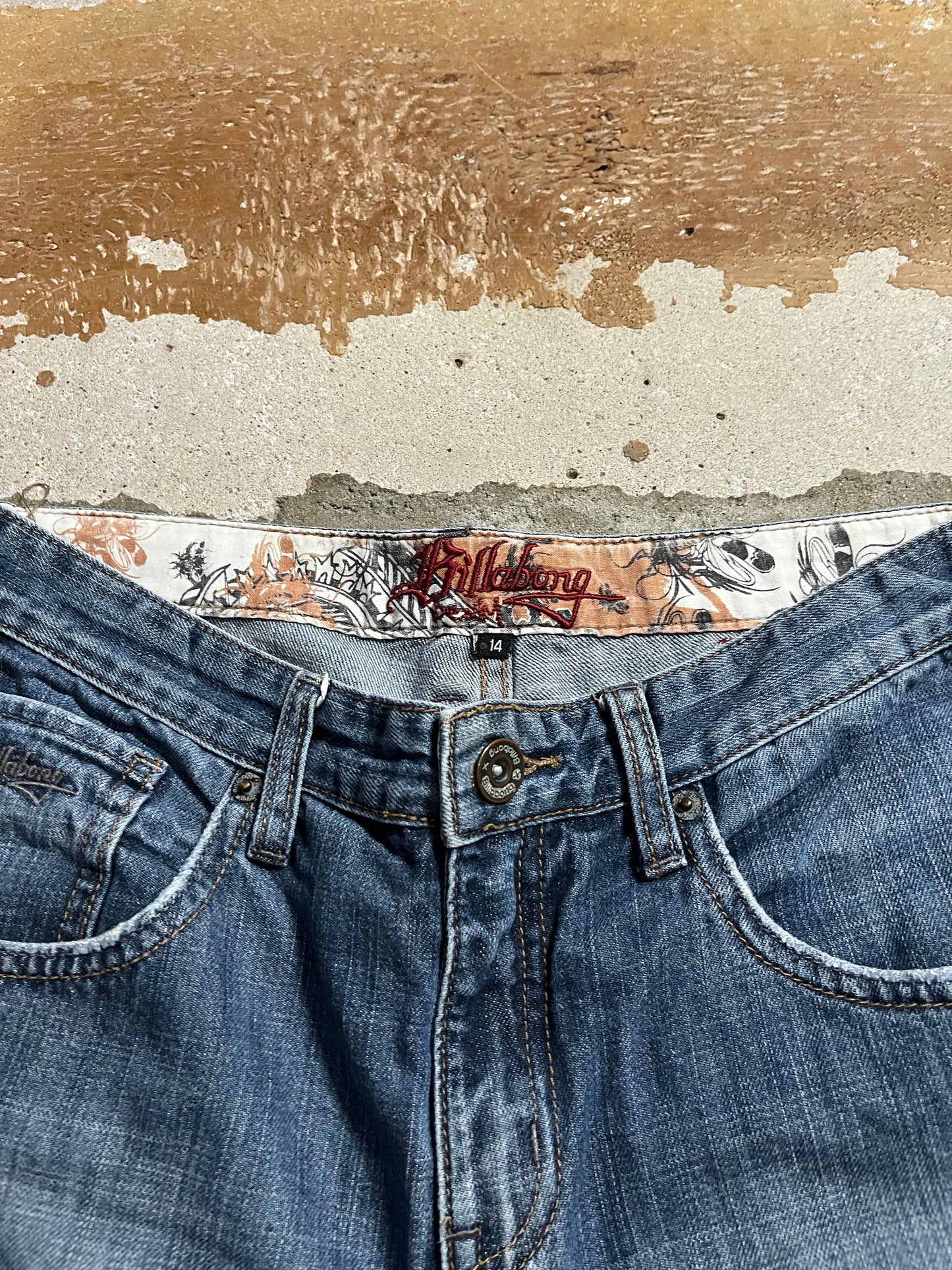 Billabong vintage denim embroidered shorts - XS