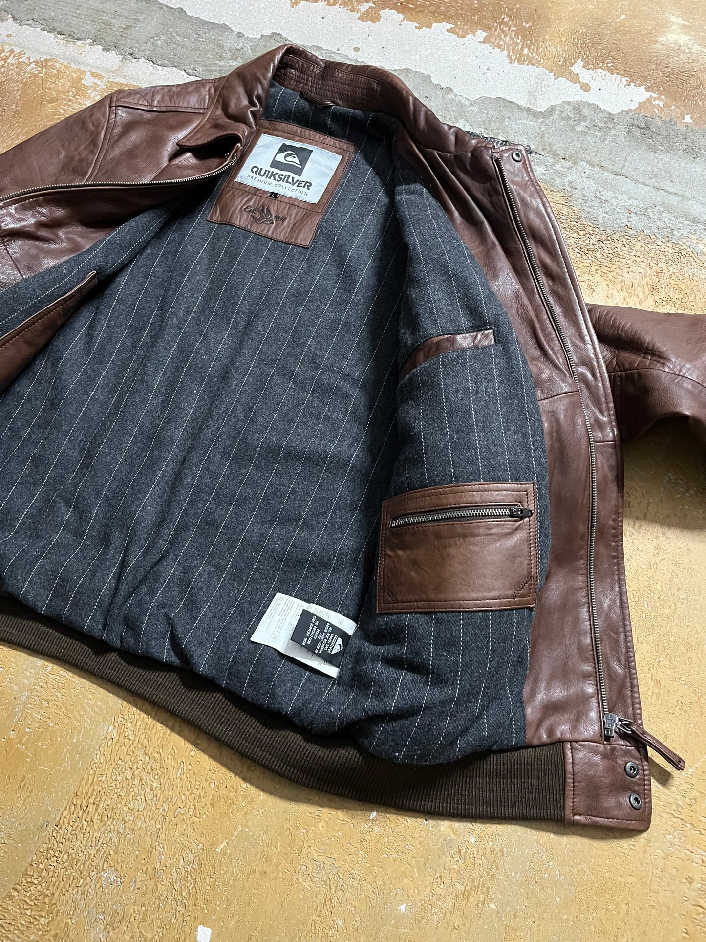 Quiksilver plaid blanket lined leather jacket - L