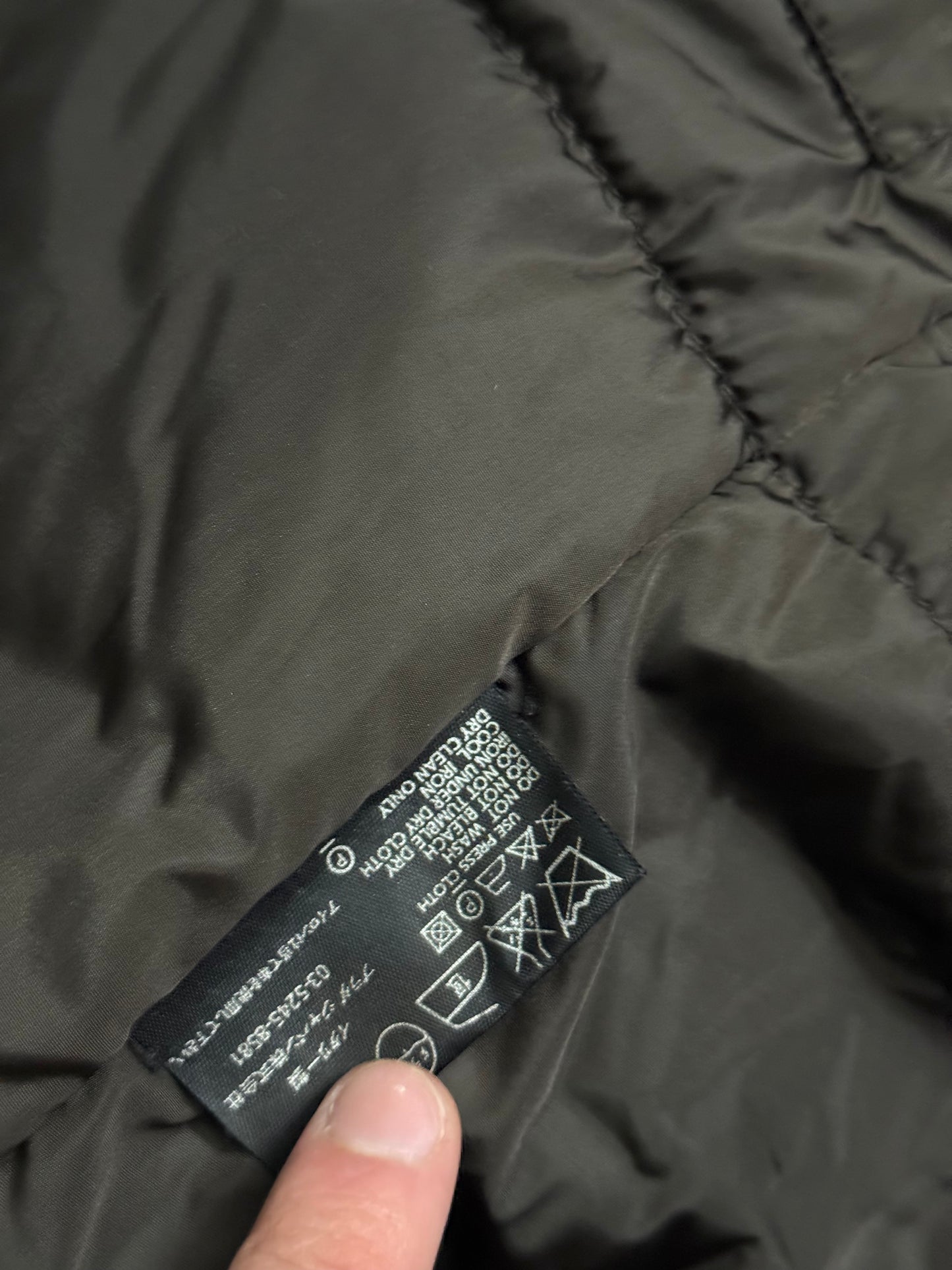 Vintage Prada red tab down jacket - S