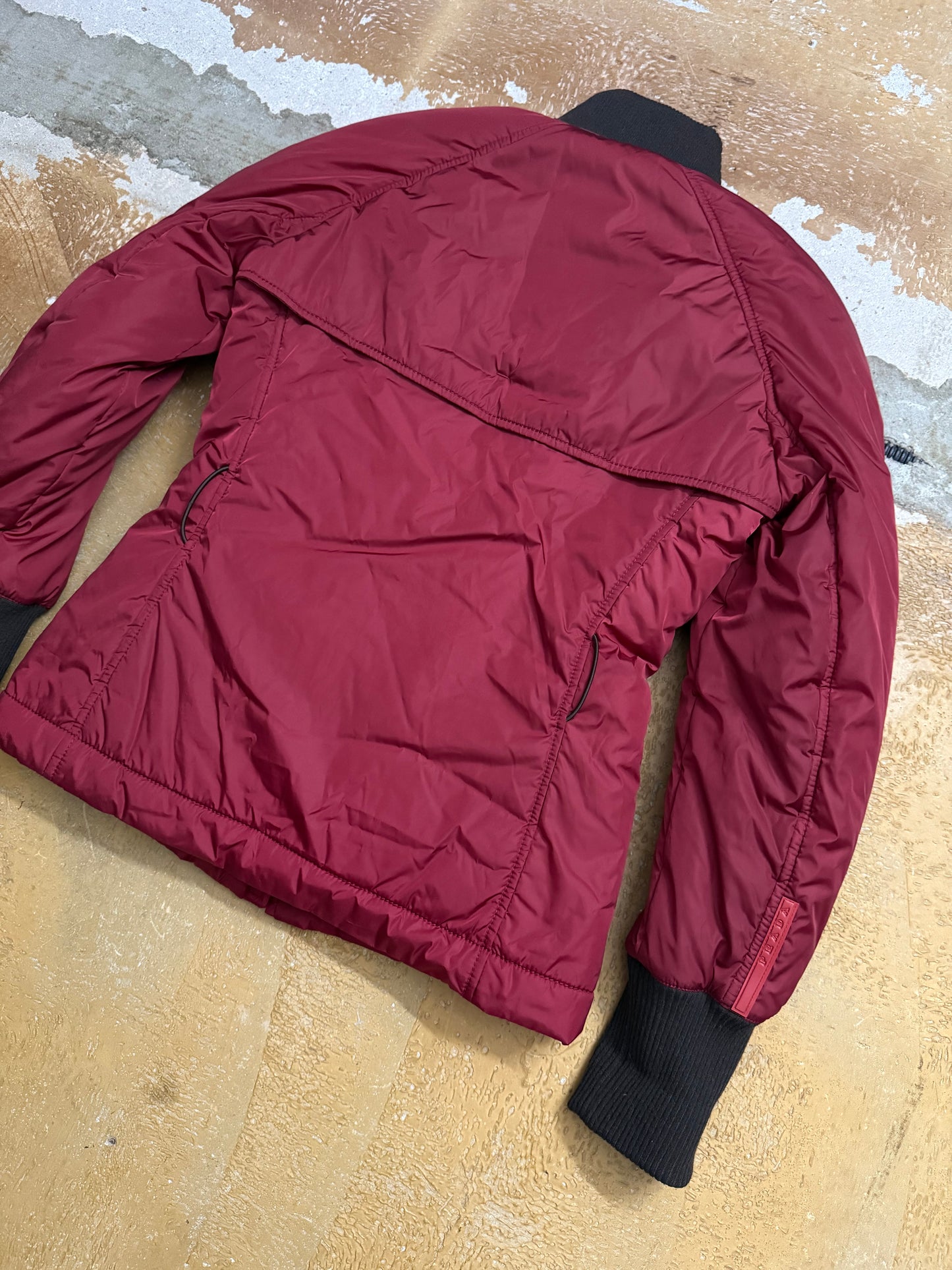 Vintage Prada red tab down jacket - S