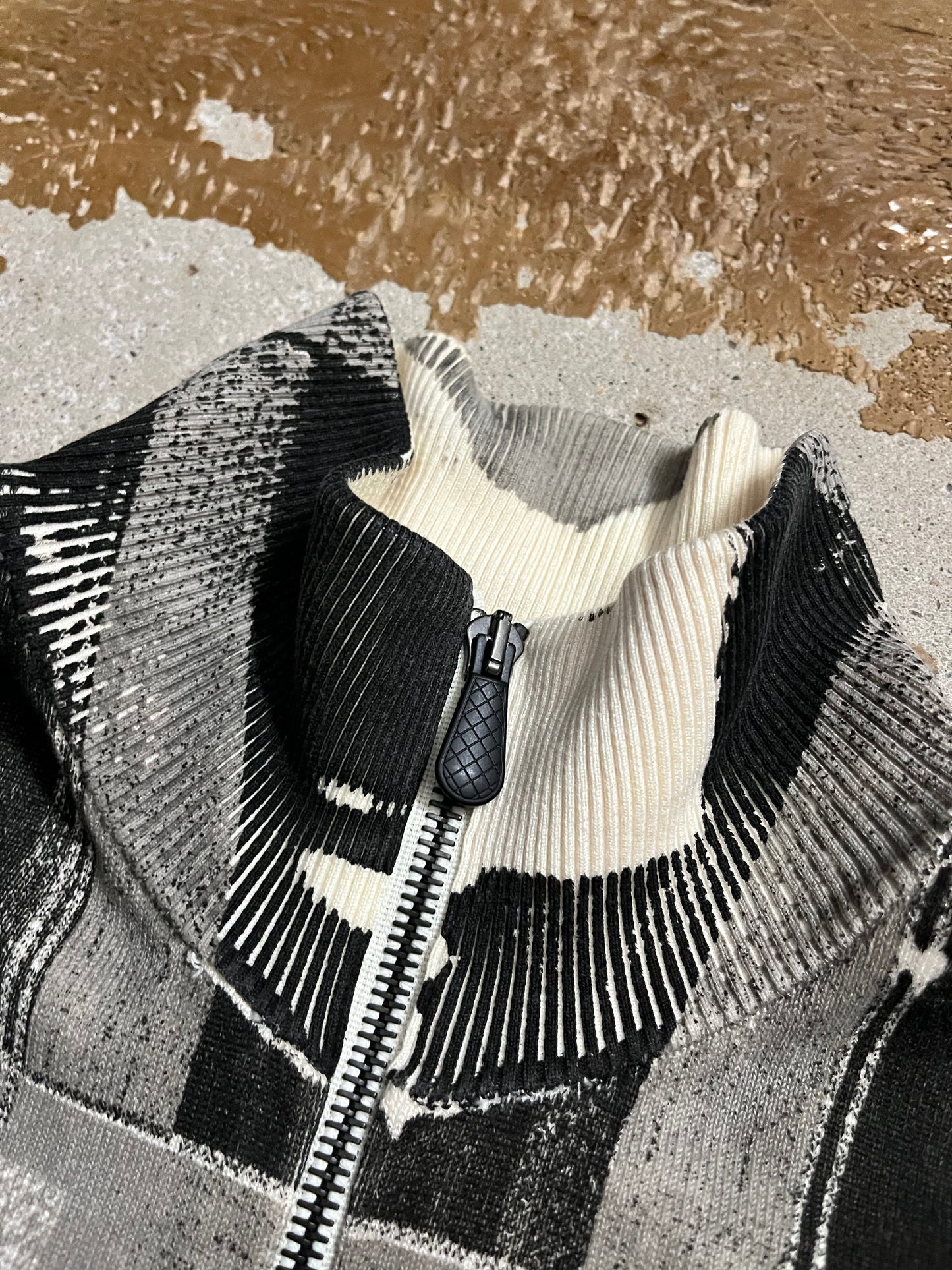 Bottega Veneta ‘22 sample knit zip up sweater - S