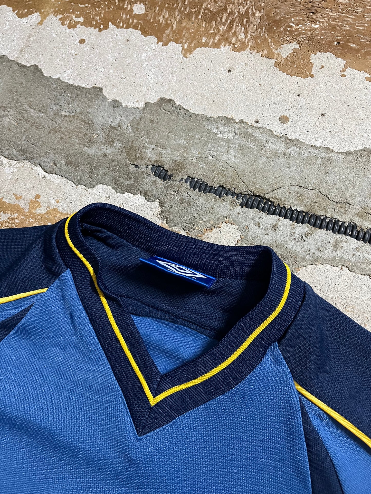 Umbro vintage embroidered sport tee shirt - L